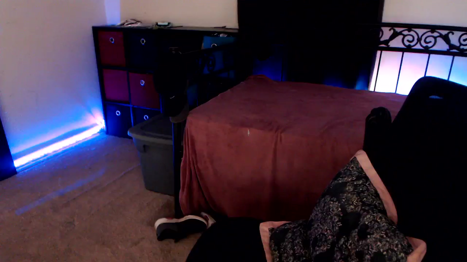 Gallery image thumbnail from SouthernSkye's myfreecams stream on, 06/23/2024, 09:04 image 10 of 20
