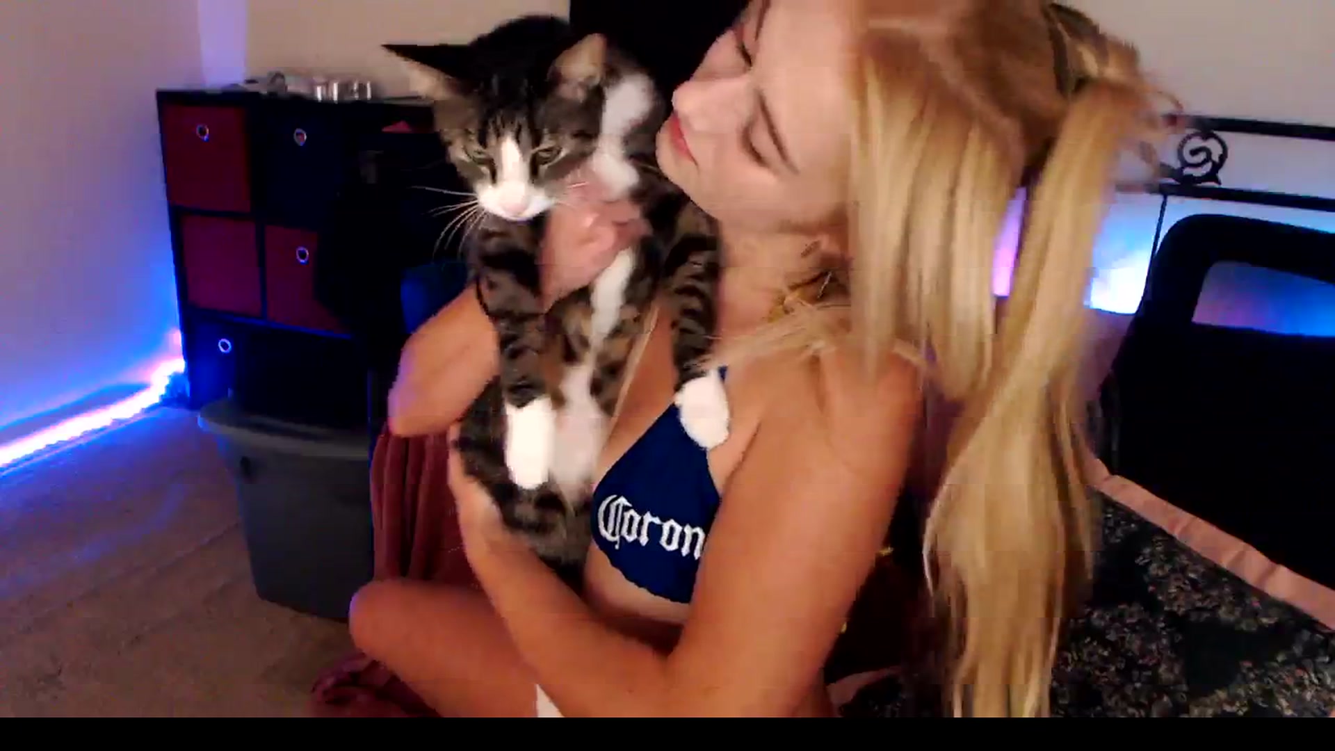 Gallery image thumbnail from SouthernSkye's myfreecams stream on, 08/15/2024, 06:38 image 4 of 20