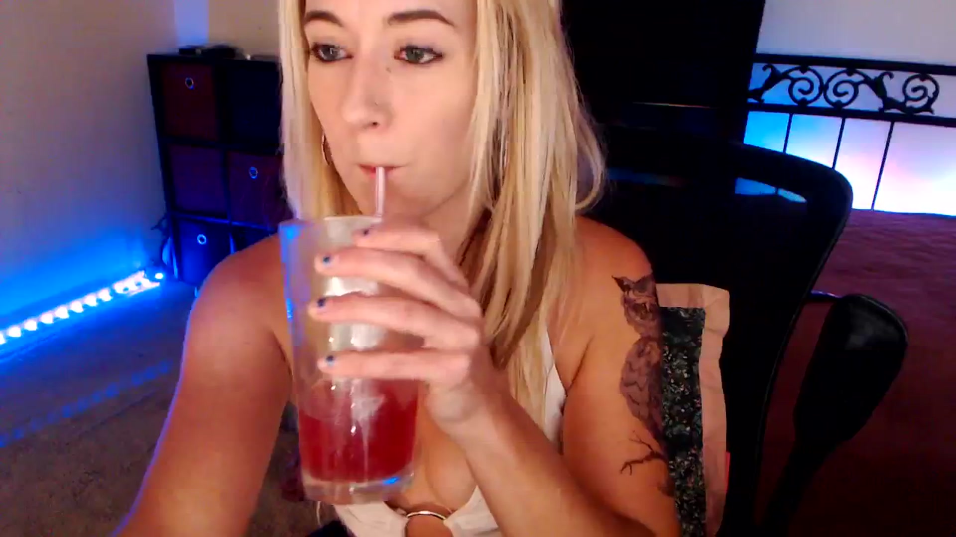 Gallery image thumbnail from SouthernSkye's myfreecams stream on, 09/14/2024, 07:45 image 7 of 20