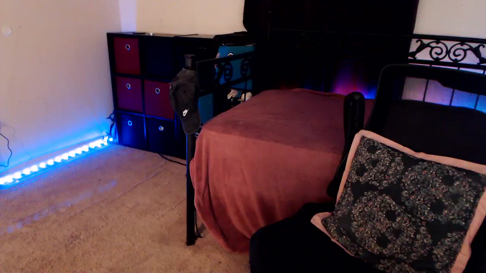 Gallery image thumbnail from SouthernSkye's myfreecams stream on, 09/17/2024, 06:13 image 20 of 20