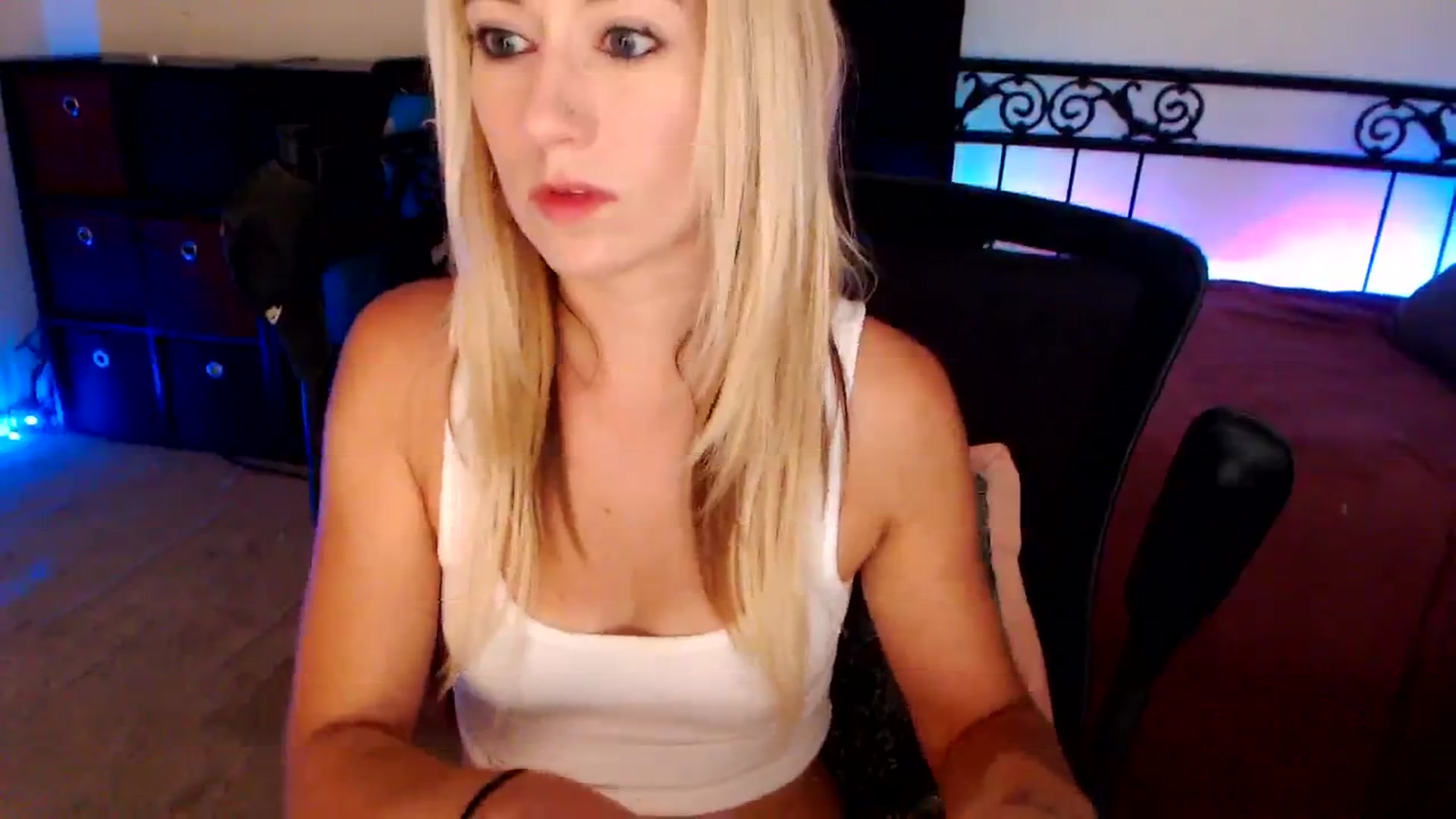 Gallery image thumbnail from SouthernSkye's myfreecams stream on, 09/18/2024, 07:00 image 13 of 20