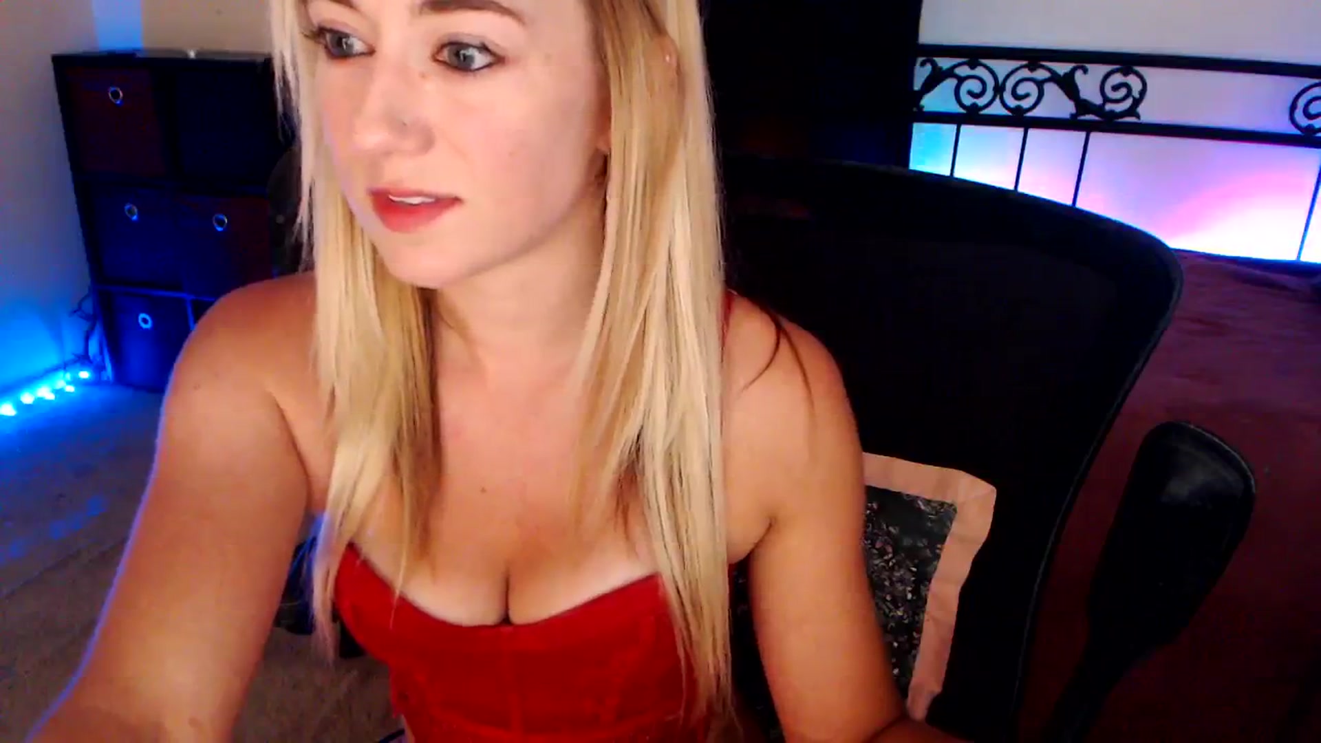 Gallery image thumbnail from SouthernSkye's myfreecams stream on, 09/20/2024, 06:29 image 4 of 20