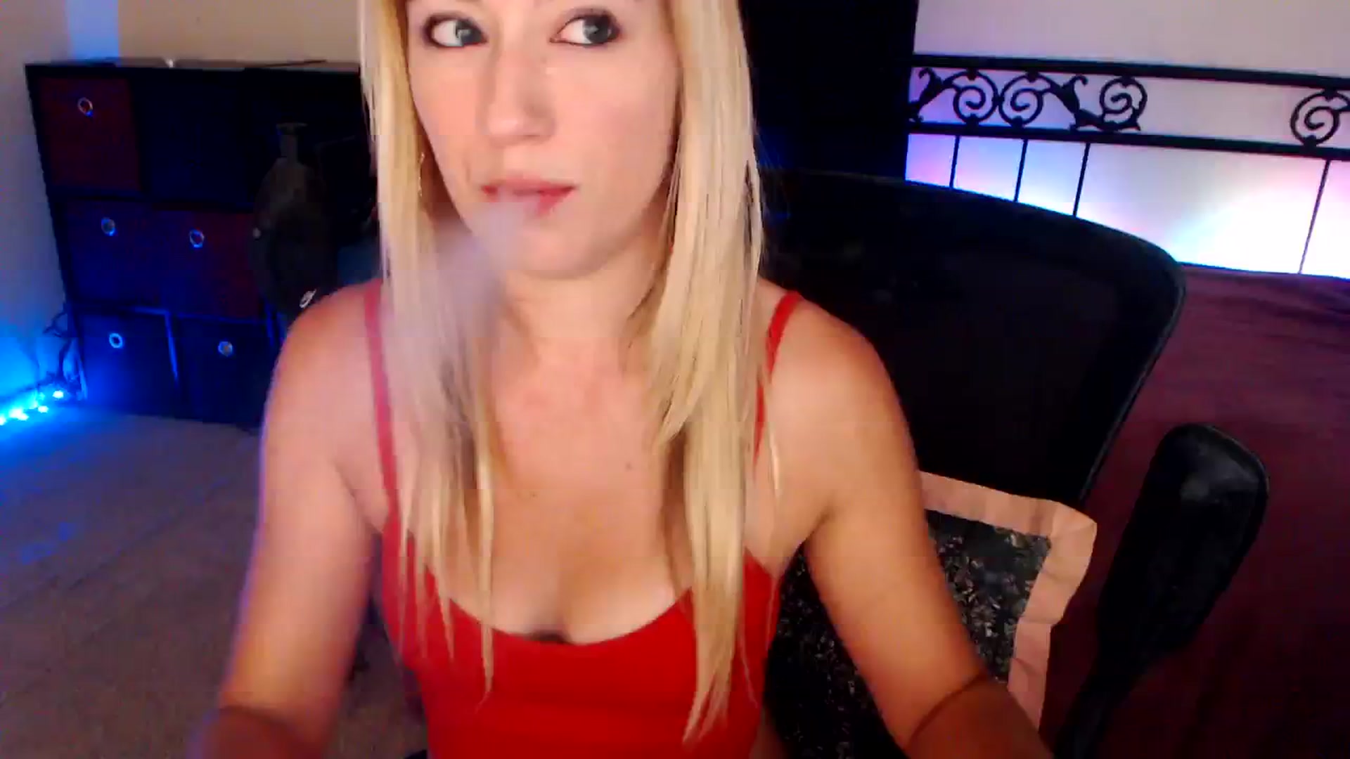 Gallery image thumbnail from SouthernSkye's myfreecams stream on, 09/21/2024, 07:16 image 1 of 20
