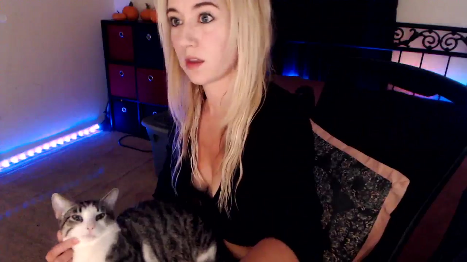 Gallery image thumbnail from SouthernSkye's myfreecams stream on, 11/15/2024, 08:13 image 13 of 20