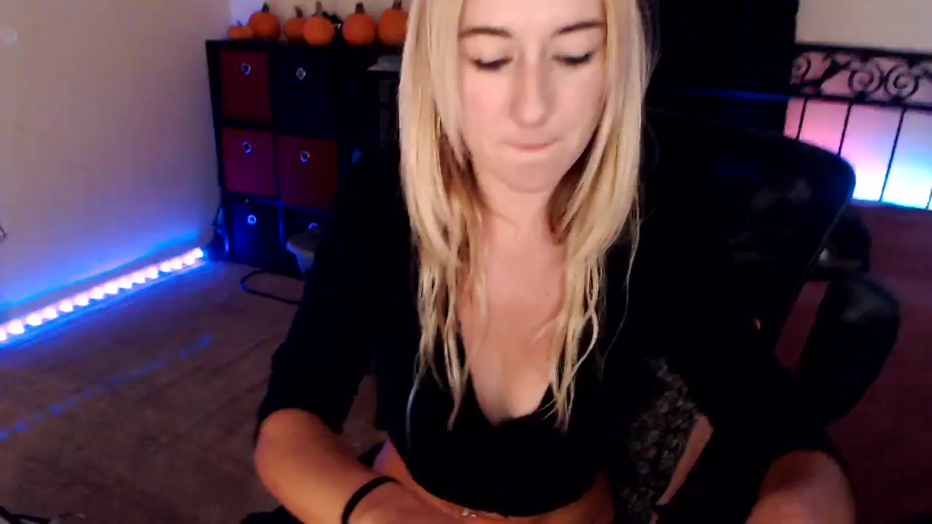 Gallery image thumbnail from SouthernSkye's myfreecams stream on, 11/15/2024, 08:13 image 20 of 20
