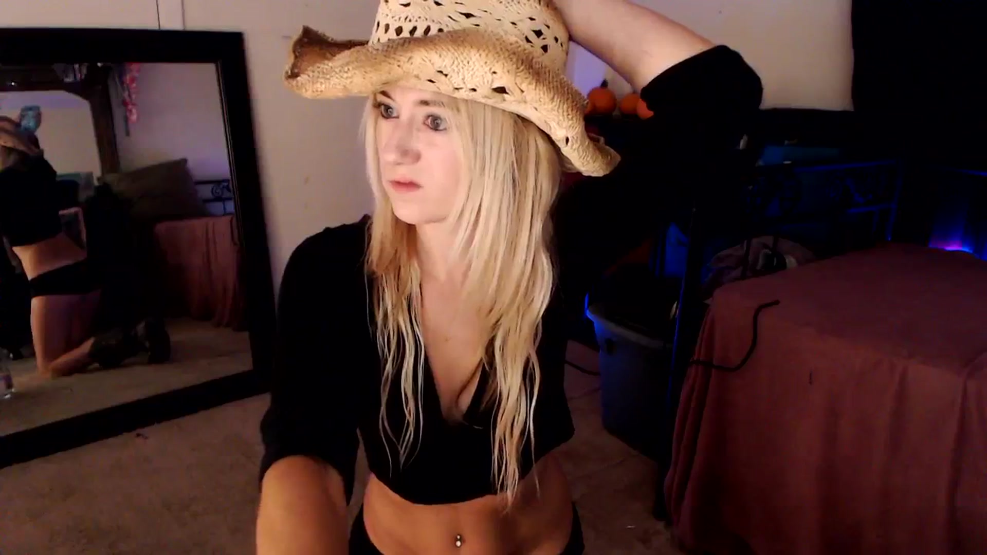 Gallery image thumbnail from SouthernSkye's myfreecams stream on, 11/15/2024, 09:51 image 14 of 20