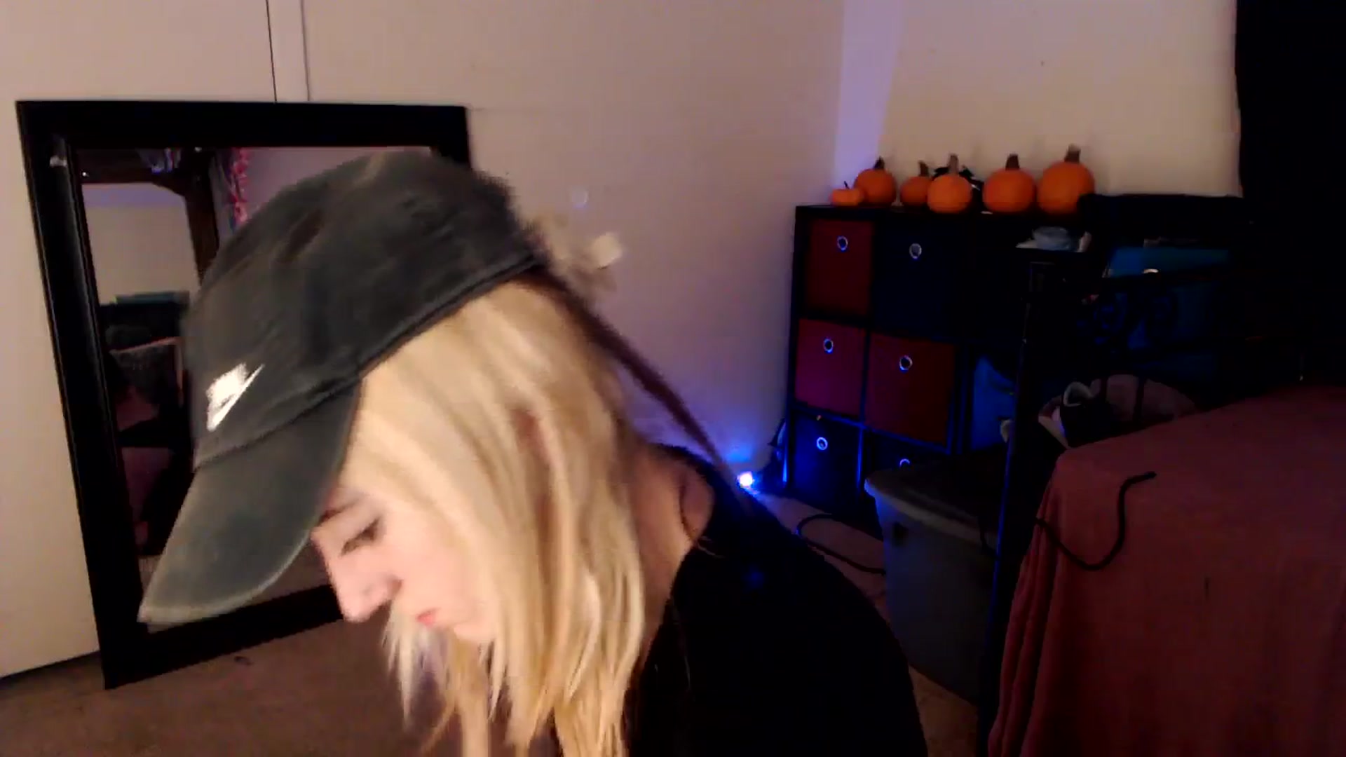 Gallery image thumbnail from SouthernSkye's myfreecams stream on, 11/15/2024, 09:51 image 13 of 20
