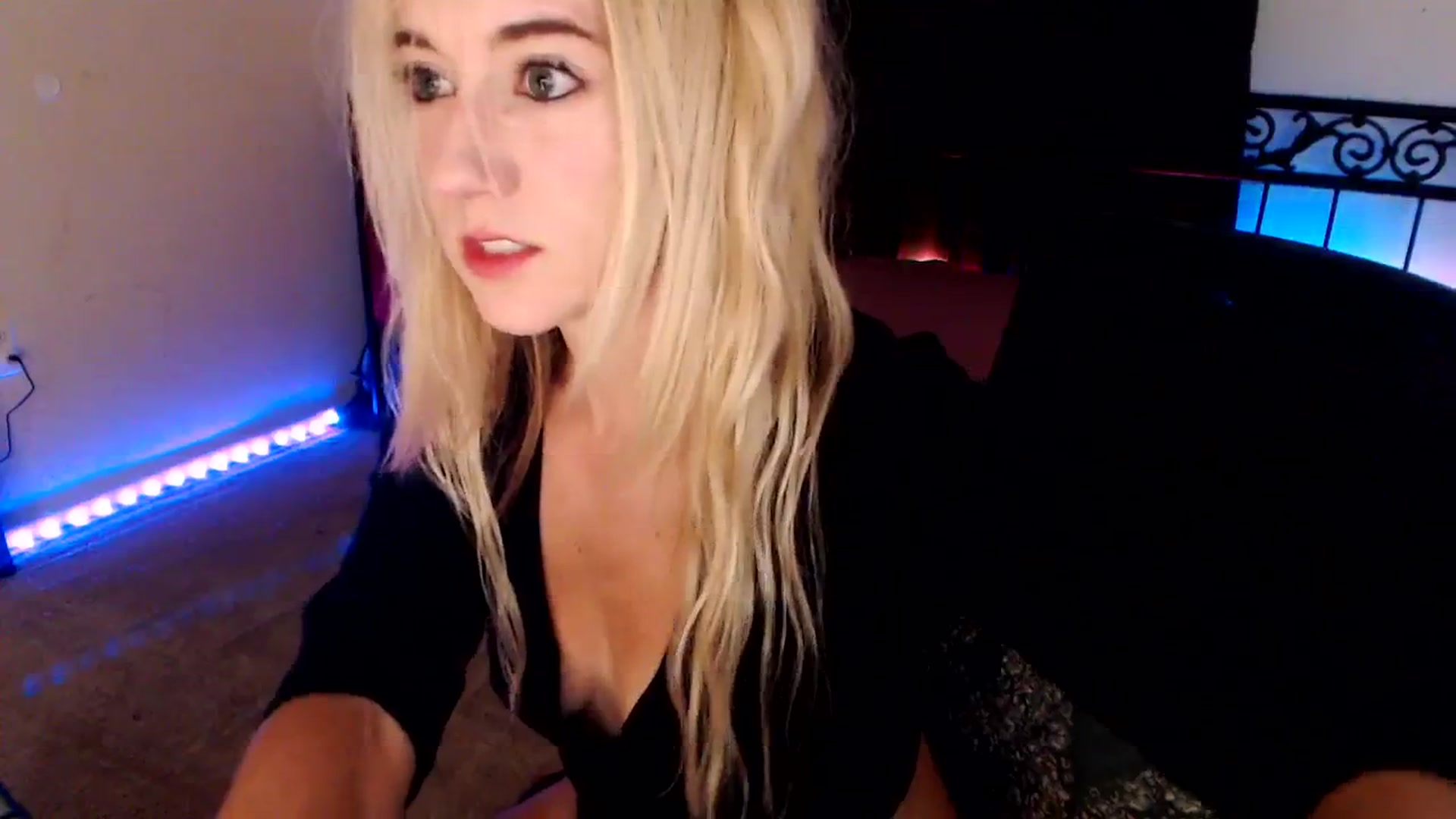 Gallery image thumbnail from SouthernSkye's myfreecams stream on, 11/15/2024, 09:51 image 3 of 20