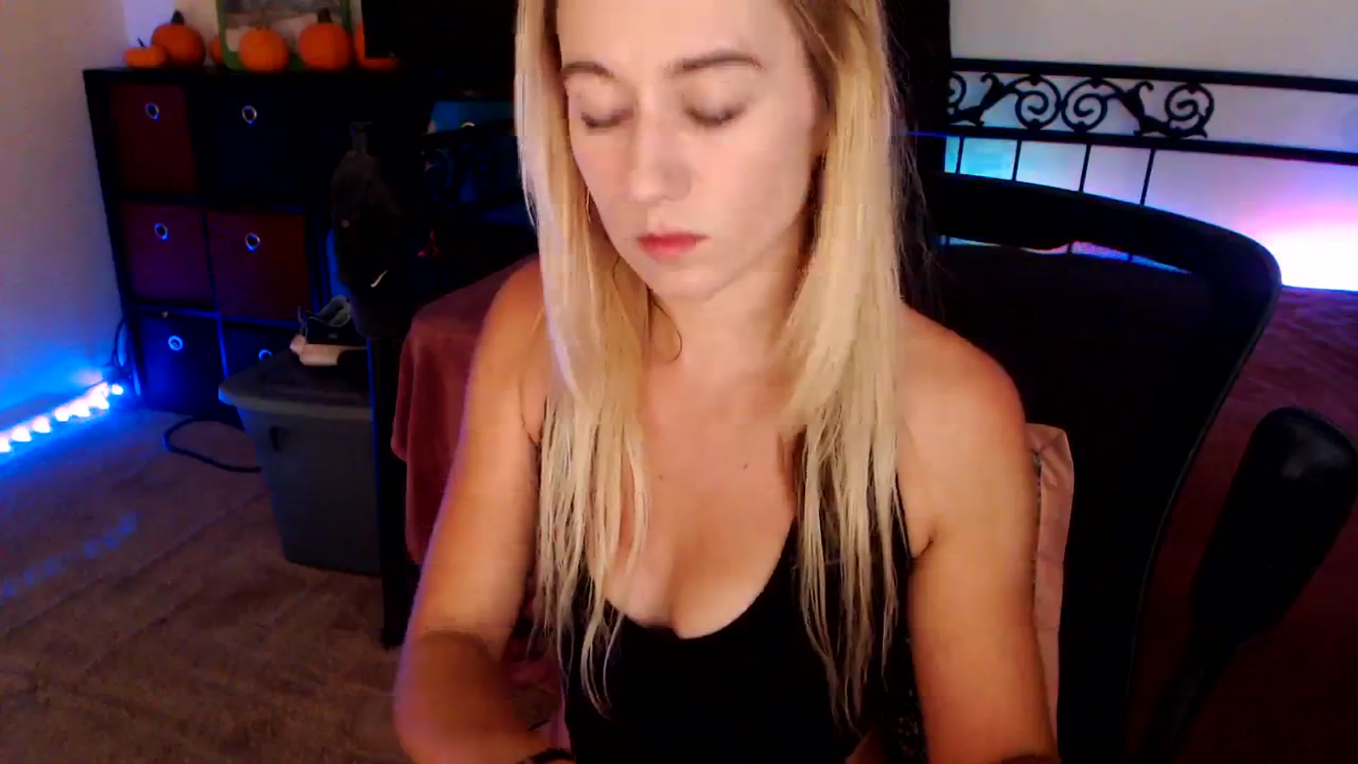 Gallery image thumbnail from SouthernSkye's myfreecams stream on, 11/20/2024, 07:31 image 20 of 20