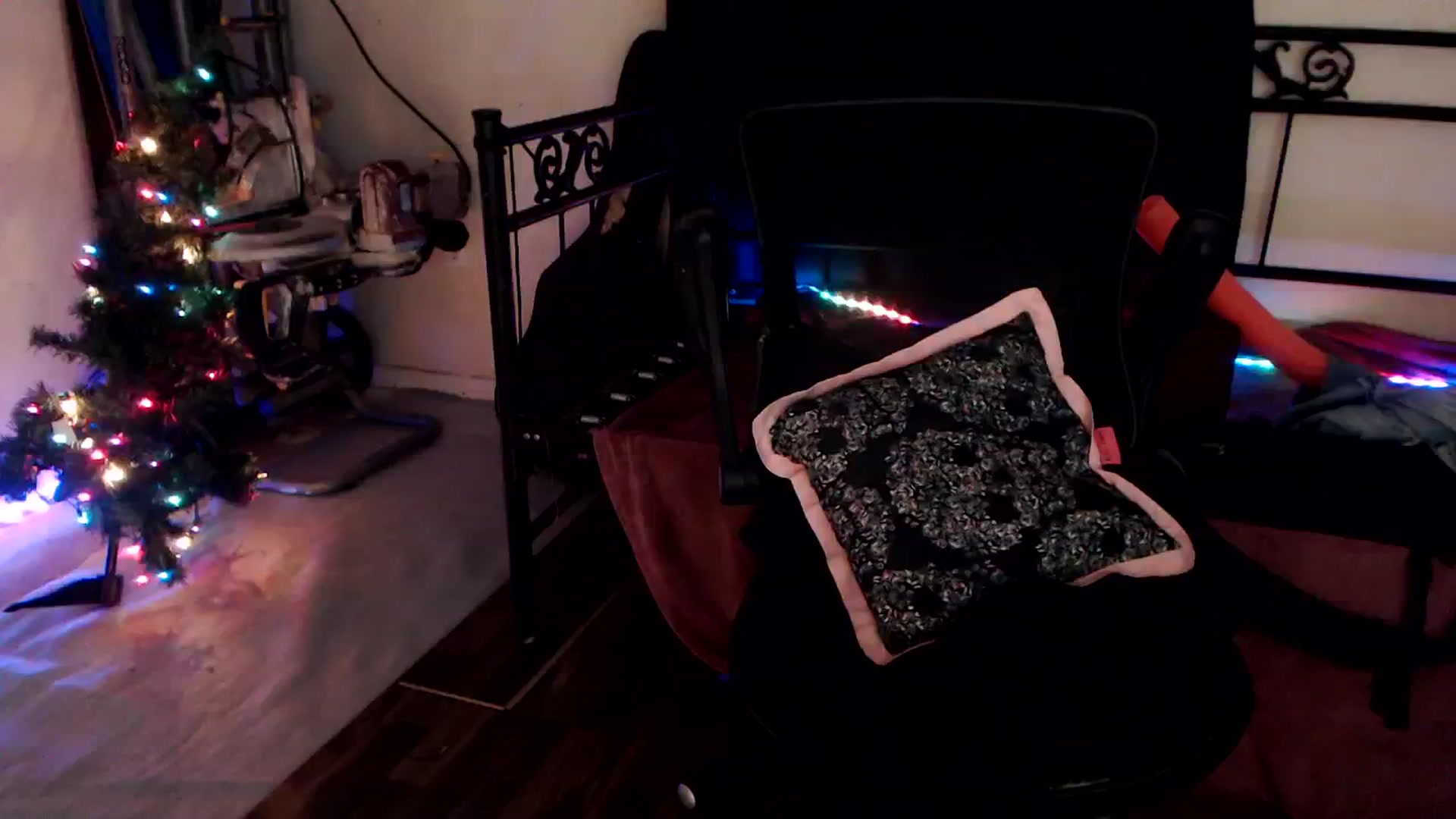 Gallery image thumbnail from SouthernSkye's myfreecams stream on, 12/08/2024, 11:33 image 17 of 20