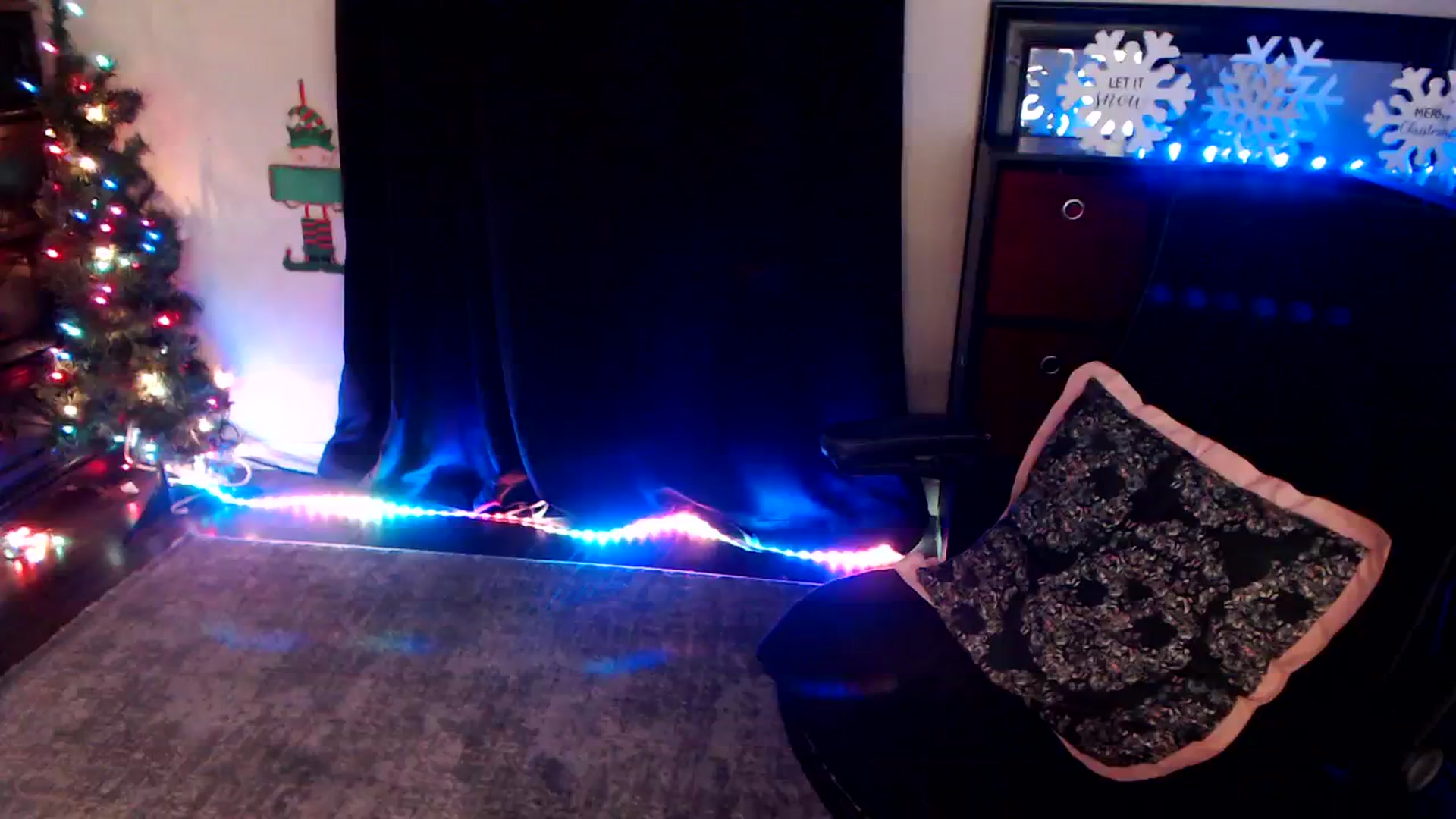 Gallery image thumbnail from SouthernSkye's myfreecams stream on, 12/18/2024, 07:49 image 19 of 20