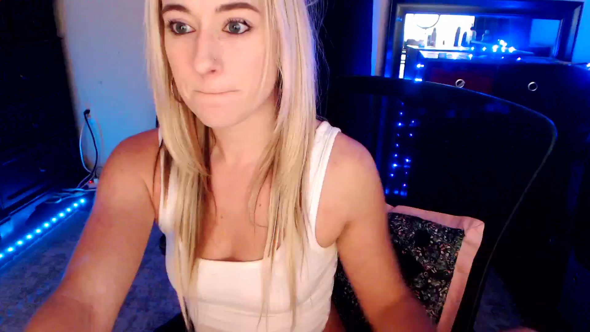 Gallery image thumbnail from SouthernSkye's myfreecams stream on, 01/09/2025, 06:40 image 2 of 20