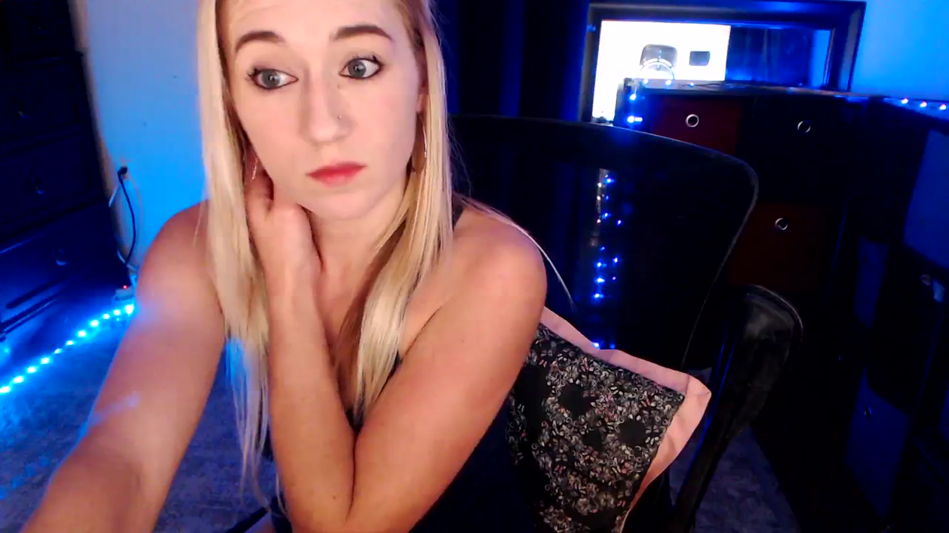 Gallery image thumbnail from SouthernSkye's myfreecams stream on, 01/15/2025, 06:40 image 20 of 20