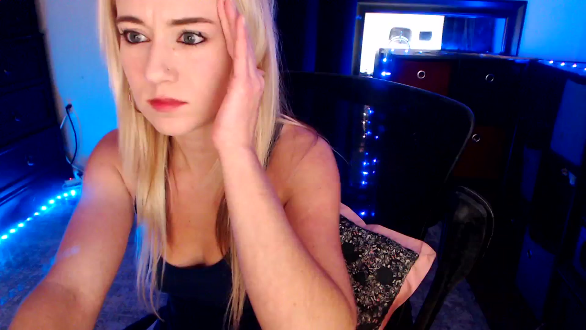 Gallery image thumbnail from SouthernSkye's myfreecams stream on, 01/15/2025, 06:40 image 11 of 20