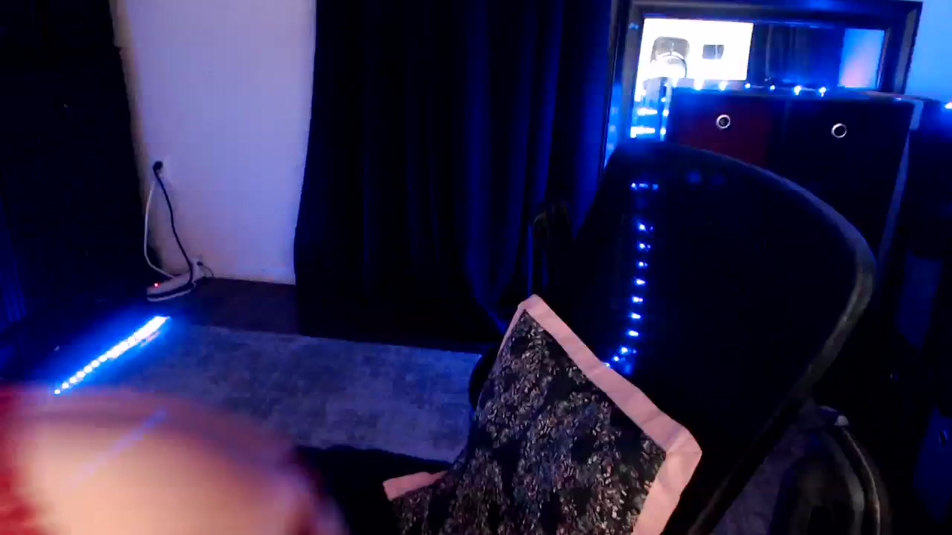 Gallery image thumbnail from SouthernSkye's myfreecams stream on, 02/09/2025, 08:14 image 15 of 20