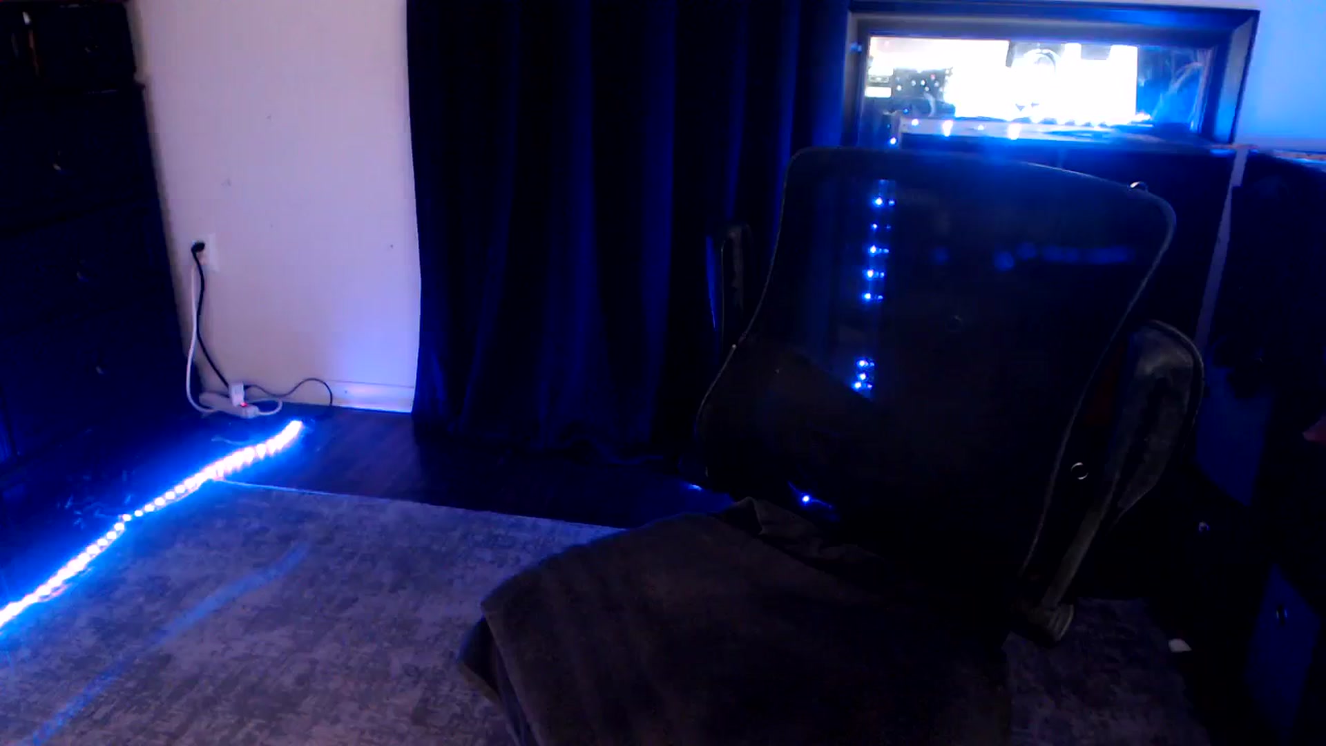 Gallery image thumbnail from SouthernSkye's myfreecams stream on, 02/27/2025, 07:12 image 10 of 20