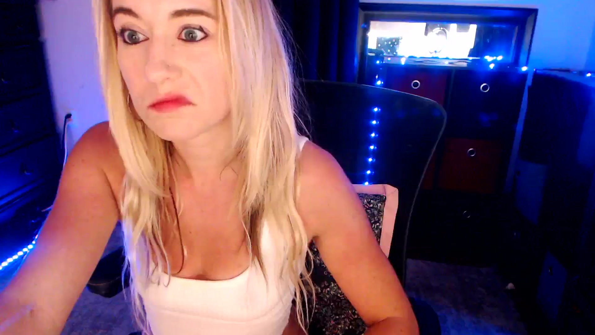 Gallery image thumbnail from SouthernSkye's myfreecams stream on, 03/05/2025, 07:15 image 16 of 20