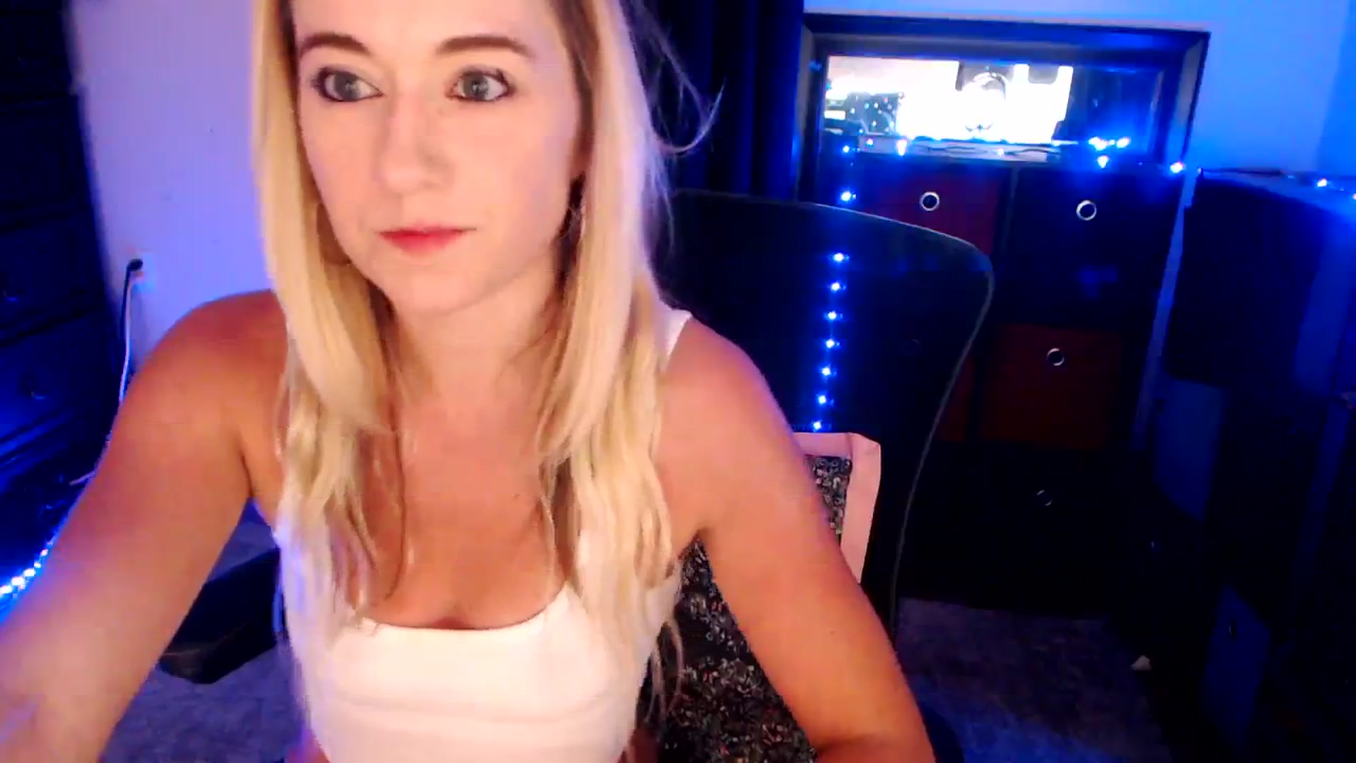Gallery image thumbnail from SouthernSkye's myfreecams stream on, 03/05/2025, 07:15 image 15 of 20
