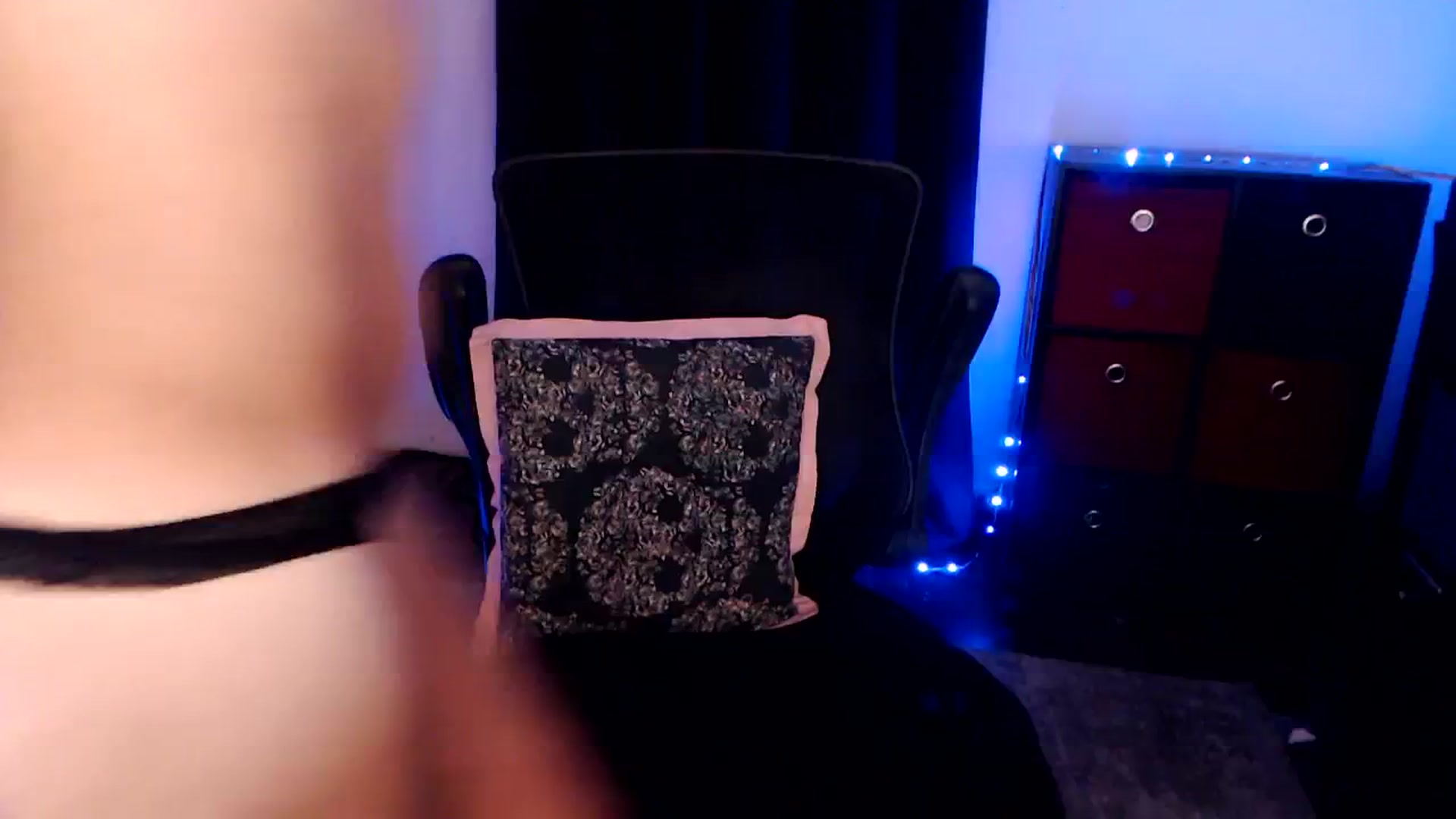 Gallery image thumbnail from SouthernSkye's myfreecams stream on, 04/11/2025, 07:42 image 14 of 20