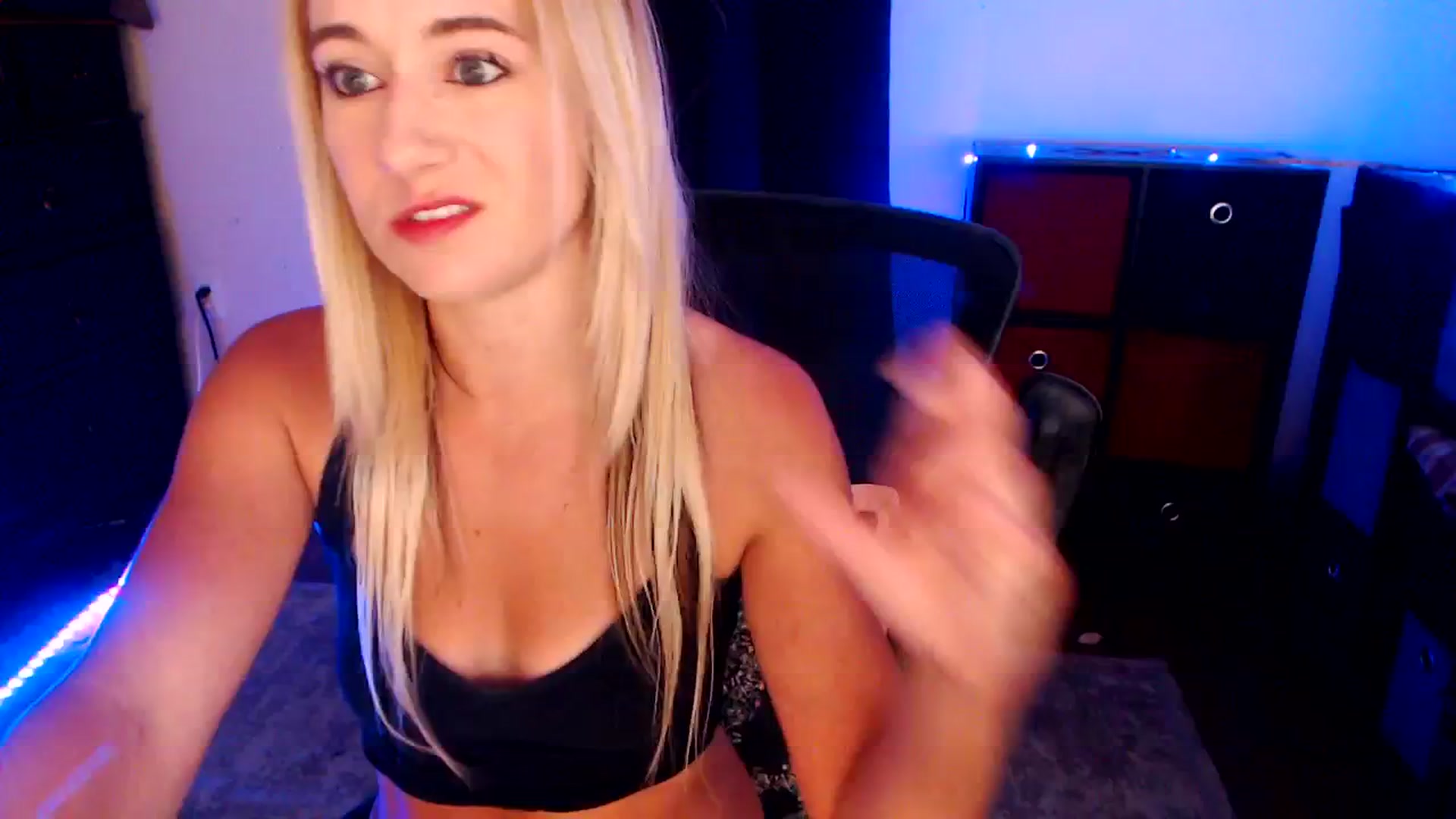 Gallery image thumbnail from SouthernSkye's myfreecams stream on, 04/22/2025, 07:00 image 13 of 20