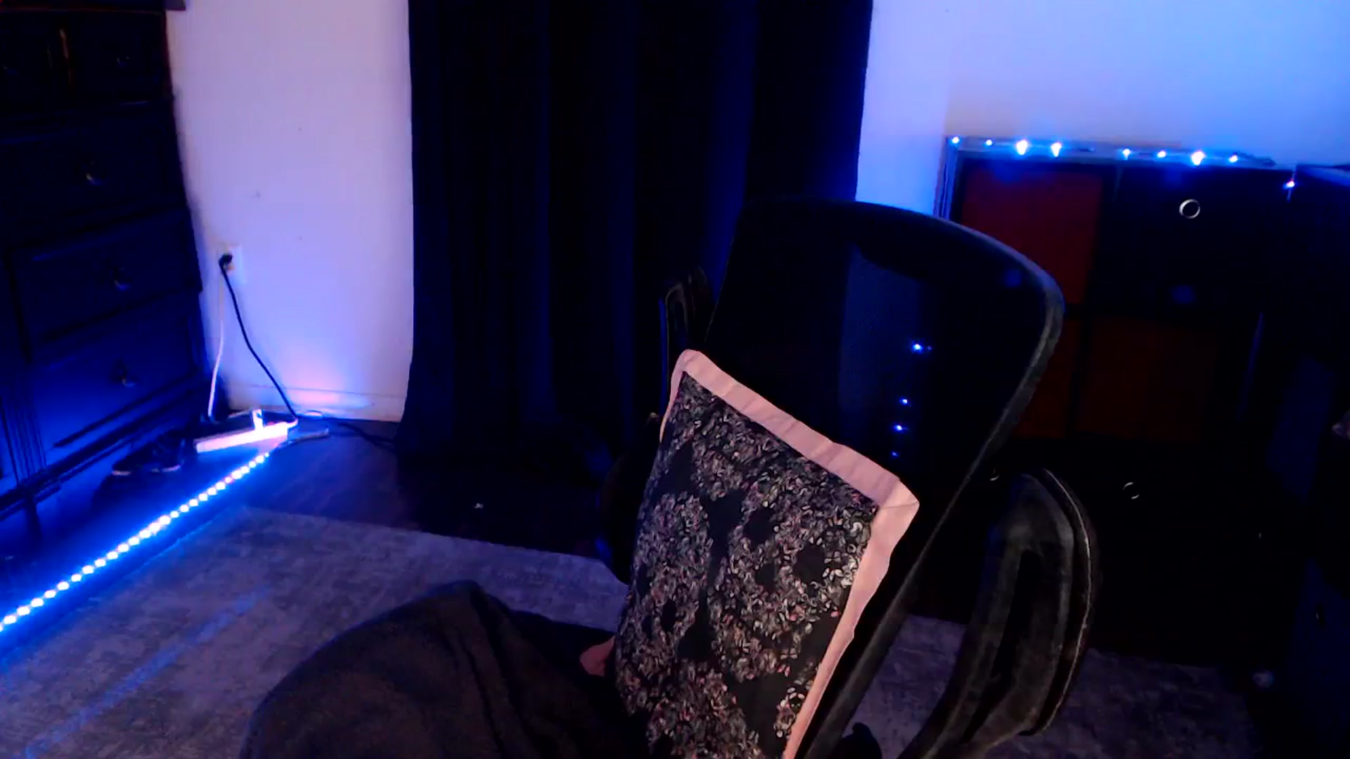 Gallery image thumbnail from SouthernSkye's myfreecams stream on, 05/06/2025, 08:53 image 16 of 20