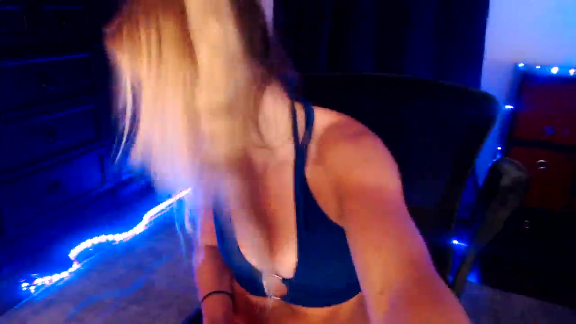 Gallery image thumbnail from SouthernSkye's myfreecams stream on, 05/07/2025, 08:32 image 19 of 20
