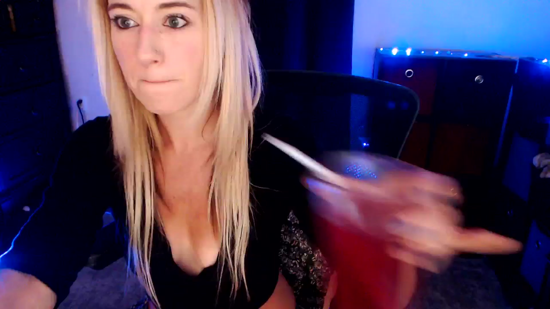 Gallery image thumbnail from SouthernSkye's myfreecams stream on, 05/13/2025, 06:34 image 16 of 20