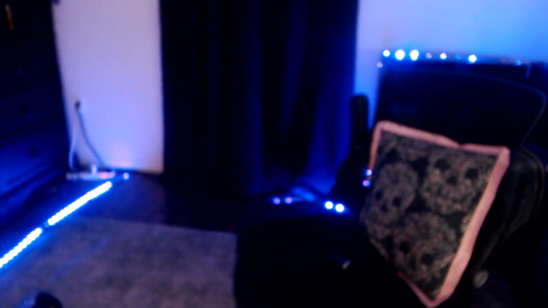 Gallery image thumbnail from SouthernSkye's myfreecams stream on, 05/15/2025, 08:20 image 18 of 20