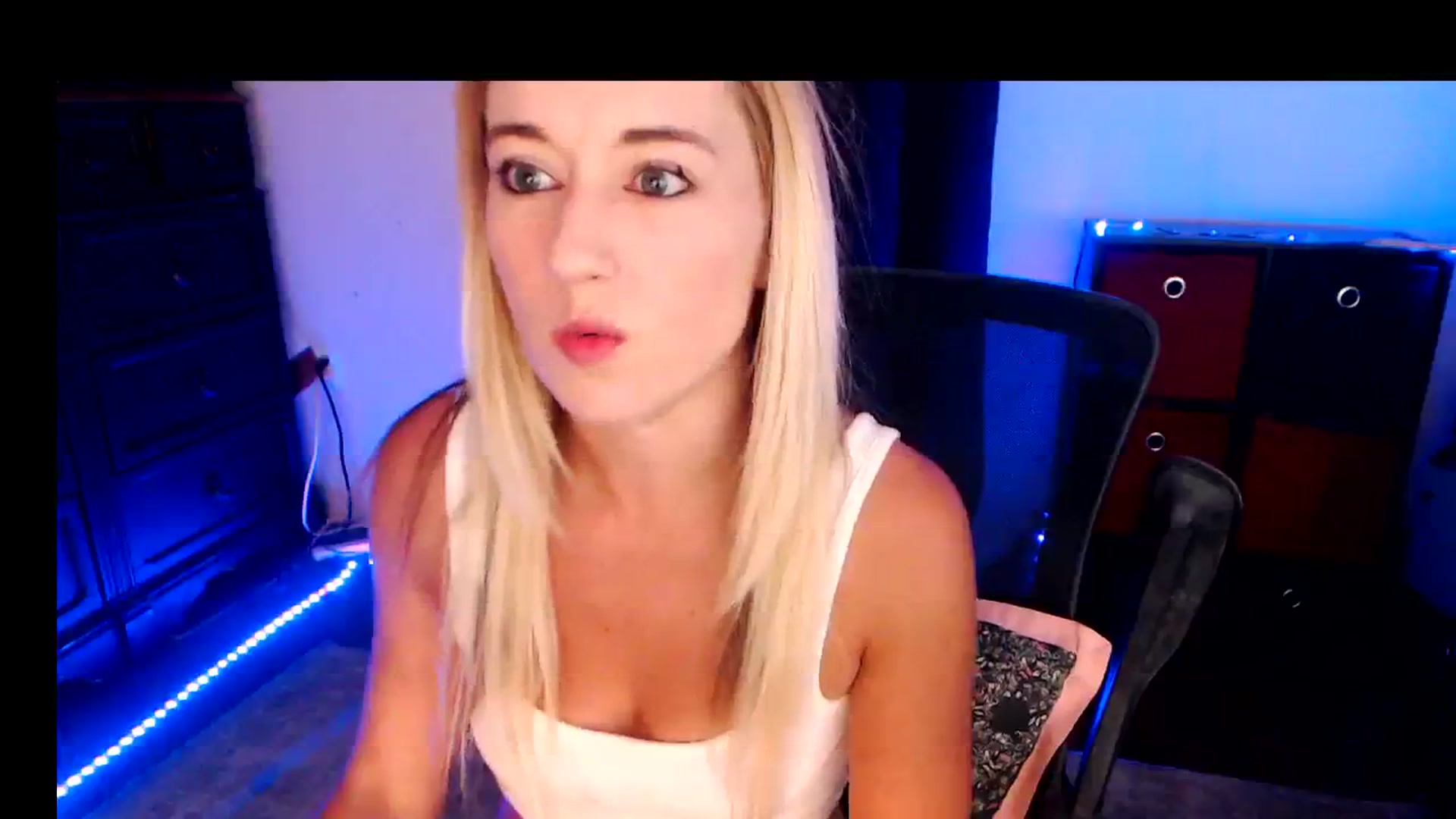 Gallery image thumbnail from SouthernSkye's myfreecams stream on, 05/30/2025, 06:07 image 14 of 20