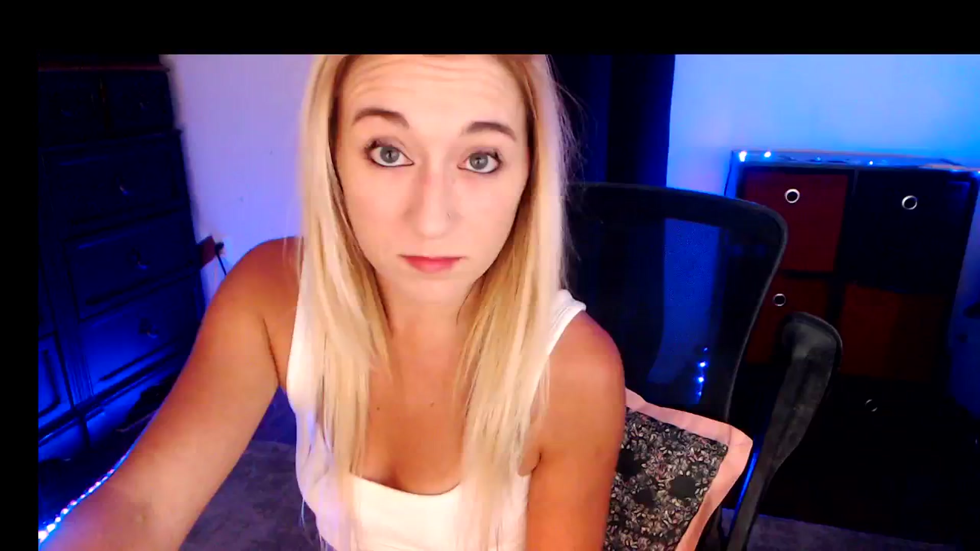 Gallery image thumbnail from SouthernSkye's myfreecams stream on, 05/30/2025, 06:07 image 11 of 20
