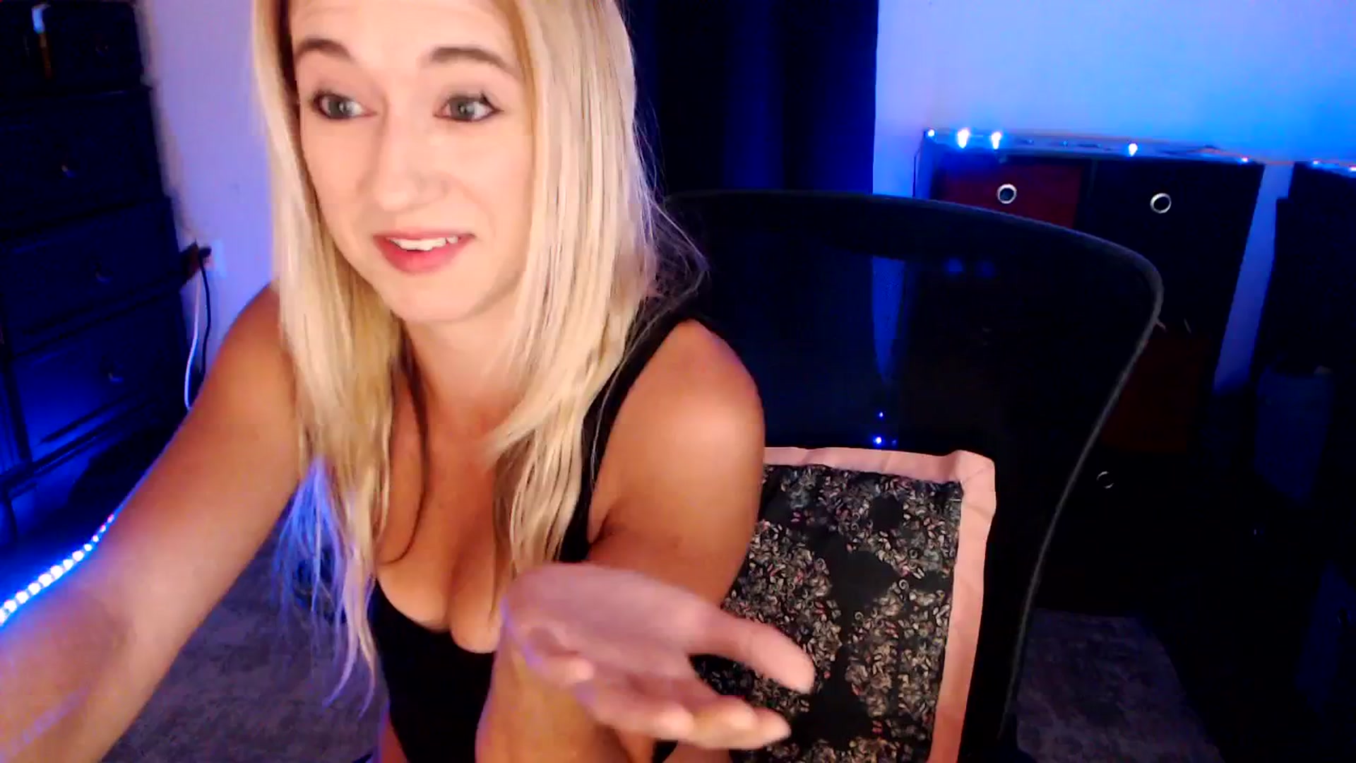 Gallery image thumbnail from SouthernSkye's myfreecams stream on, 06/05/2025, 06:40 image 19 of 20