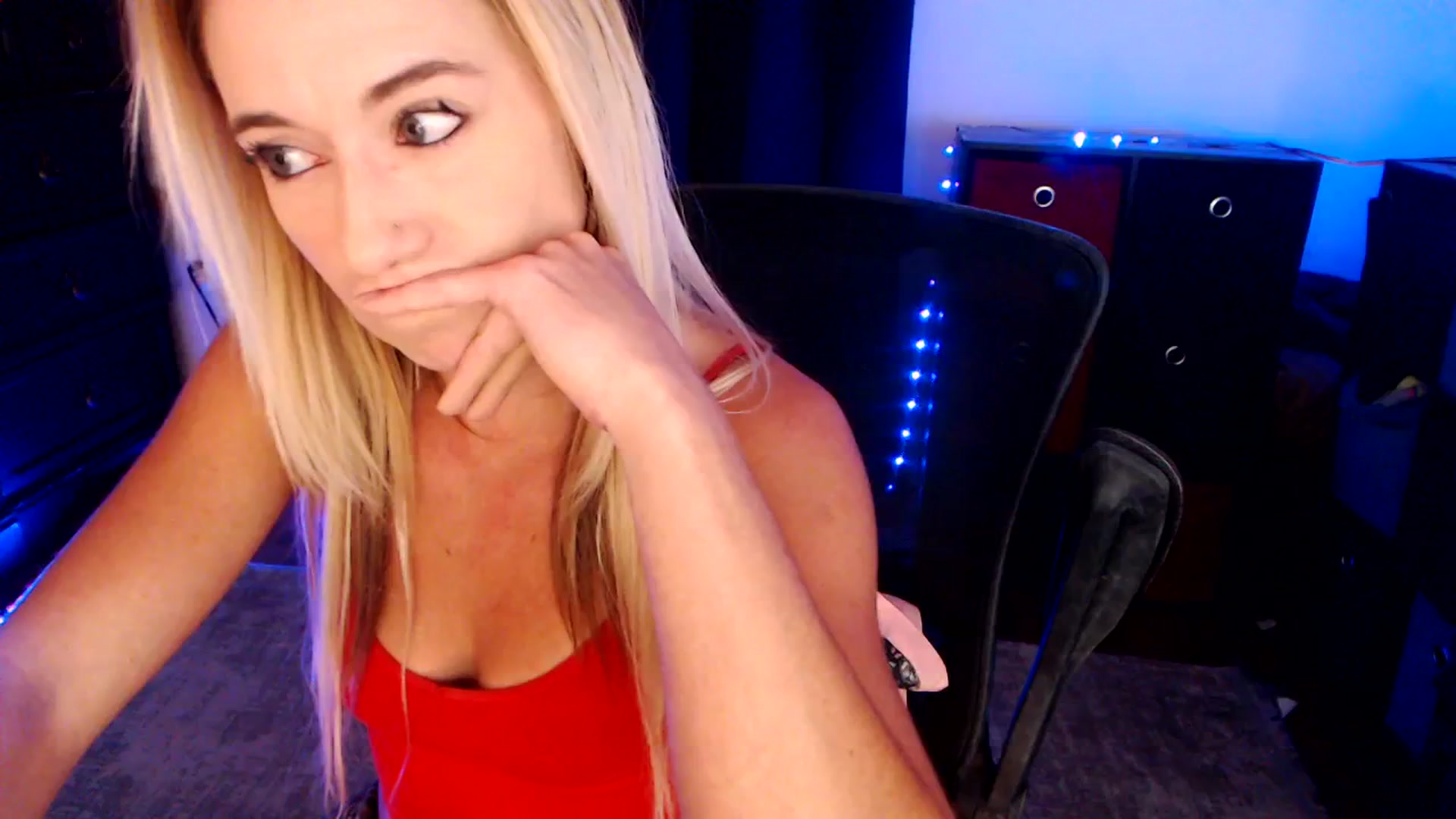 Gallery image thumbnail from SouthernSkye's myfreecams stream on, 06/11/2025, 07:10 image 7 of 20