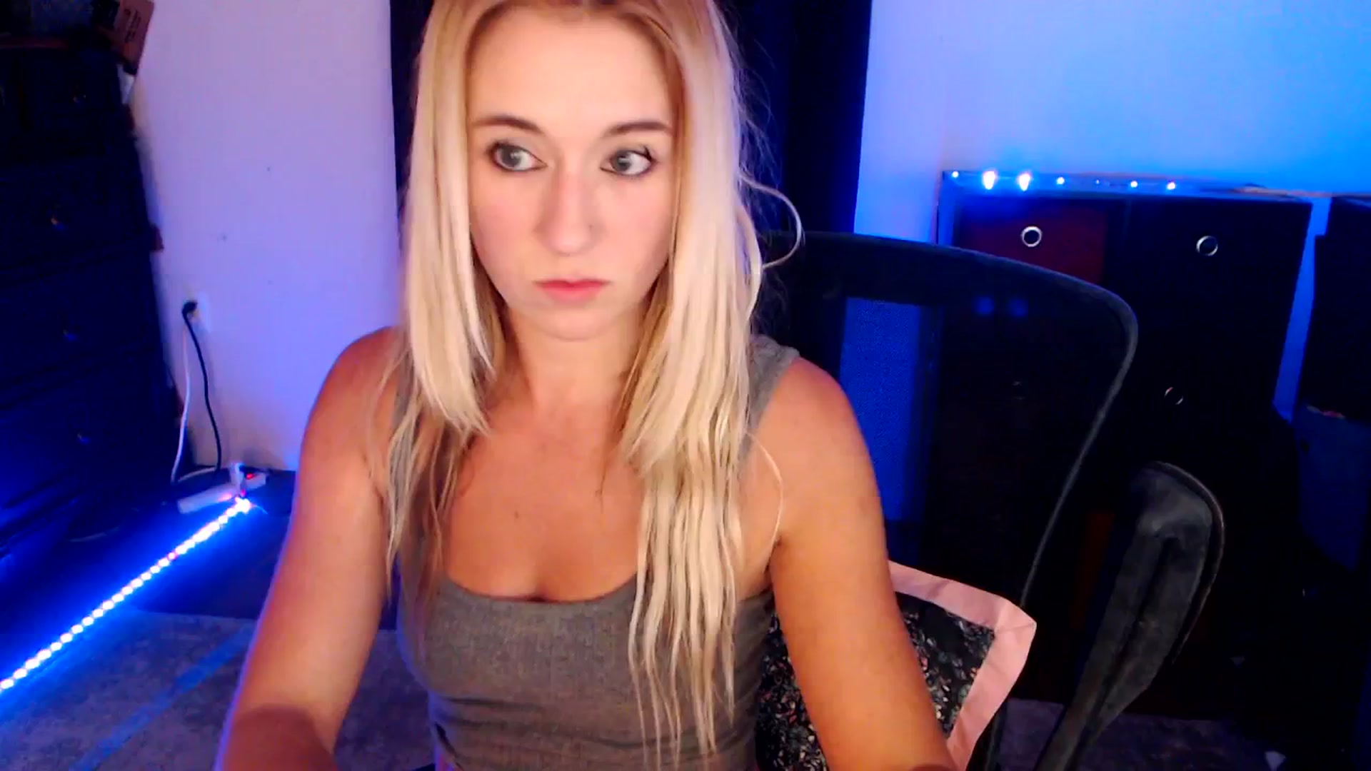 Gallery image thumbnail from SouthernSkye's myfreecams stream on, 06/20/2025, 07:48 image 16 of 20