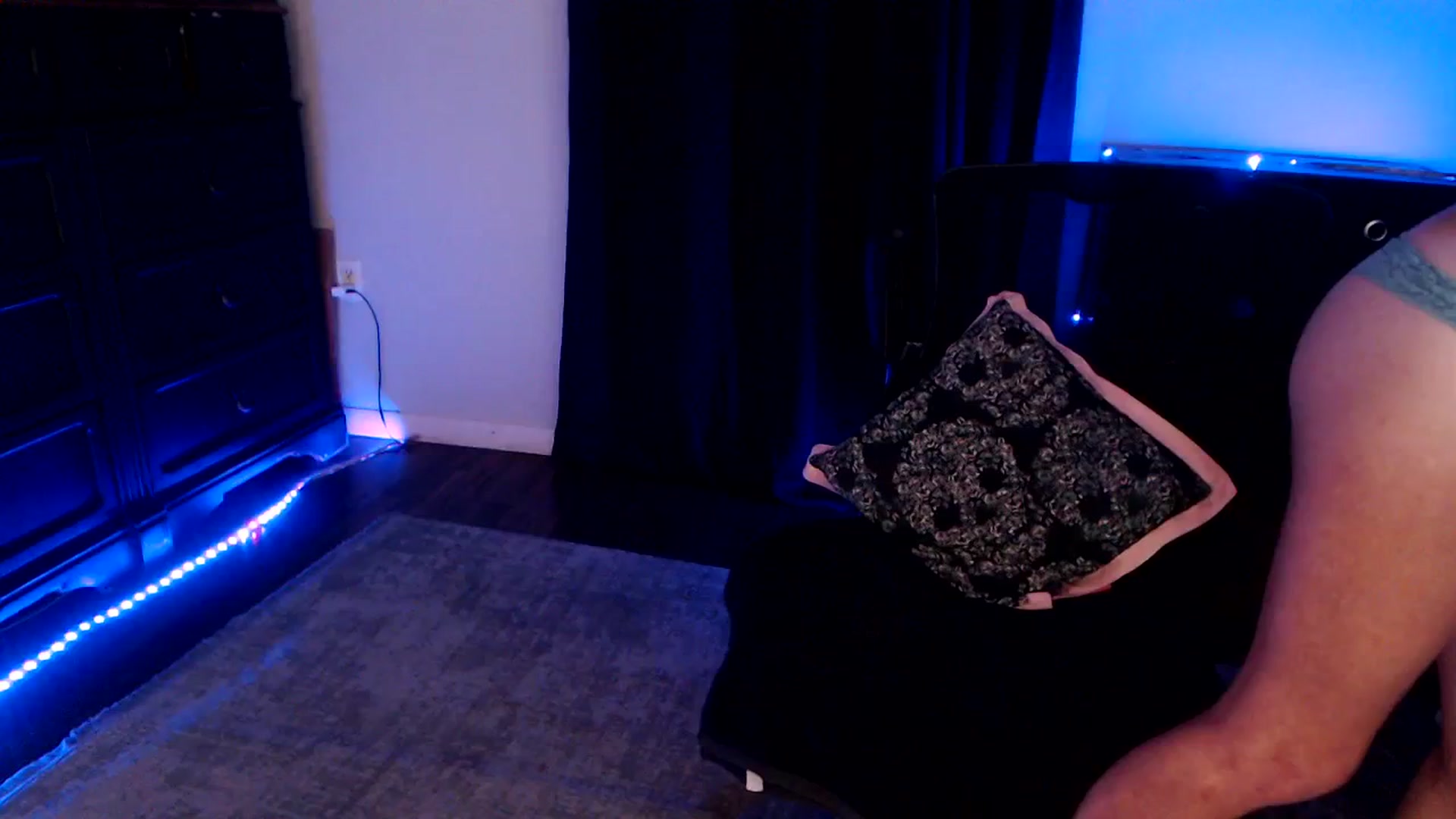 Gallery image thumbnail from SouthernSkye's myfreecams stream on, 07/19/2025, 06:40 image 12 of 20