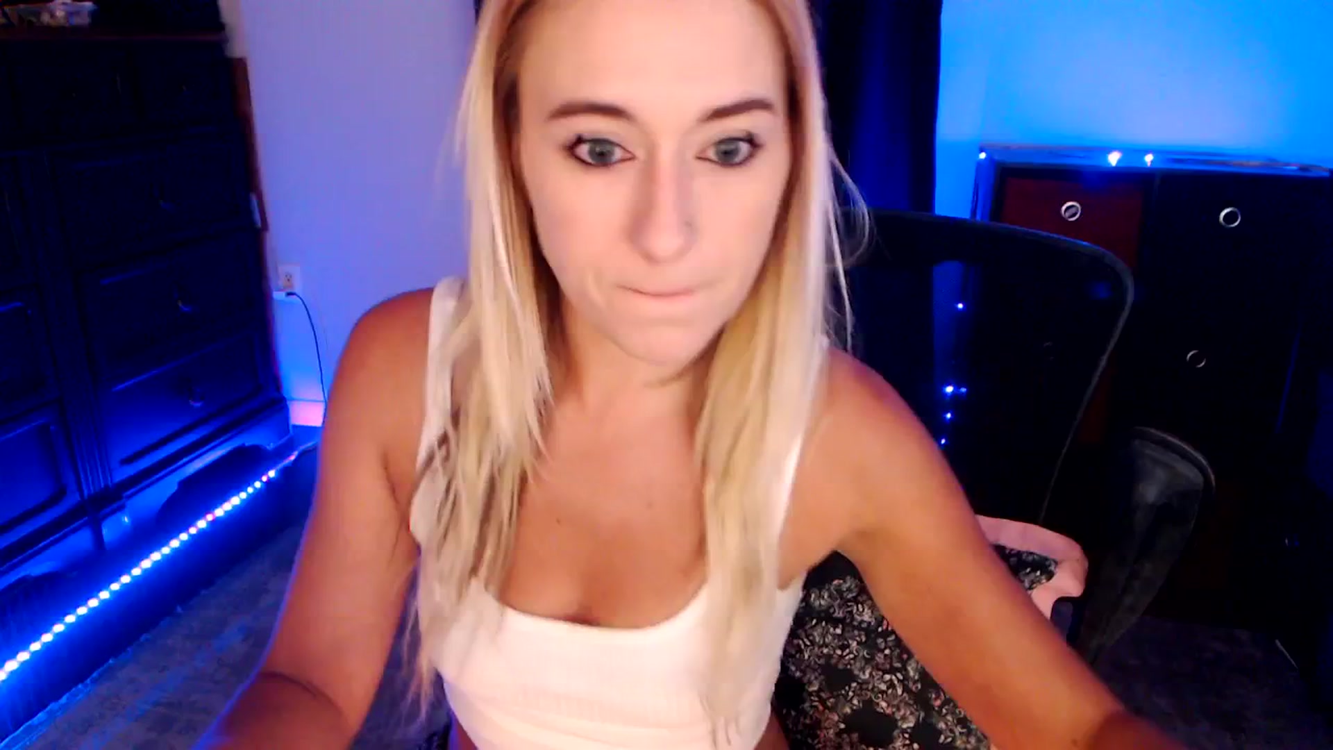 Gallery image thumbnail from SouthernSkye's myfreecams stream on, 07/23/2025, 07:07 image 2 of 20
