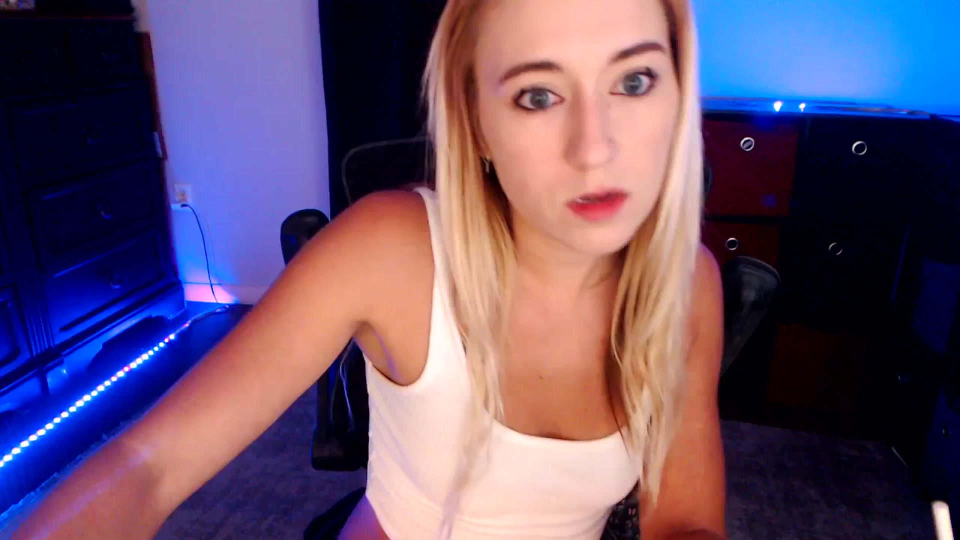 Gallery image thumbnail from SouthernSkye's myfreecams stream on, 07/23/2025, 07:07 image 9 of 20
