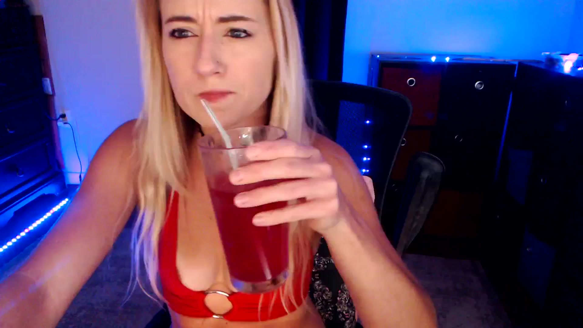 Gallery image thumbnail from SouthernSkye's myfreecams stream on, 08/05/2025, 06:20 image 1 of 20