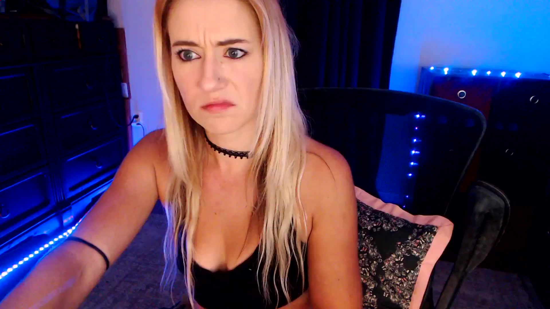 Gallery image thumbnail from SouthernSkye's myfreecams stream on, 08/07/2025, 06:50 image 9 of 20
