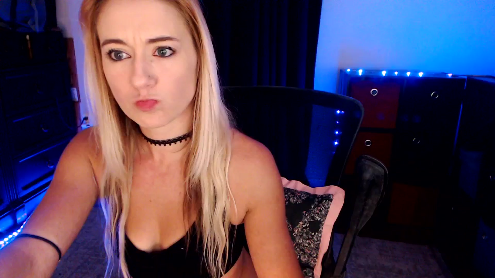 Gallery image thumbnail from SouthernSkye's myfreecams stream on, 08/07/2025, 06:50 image 4 of 20