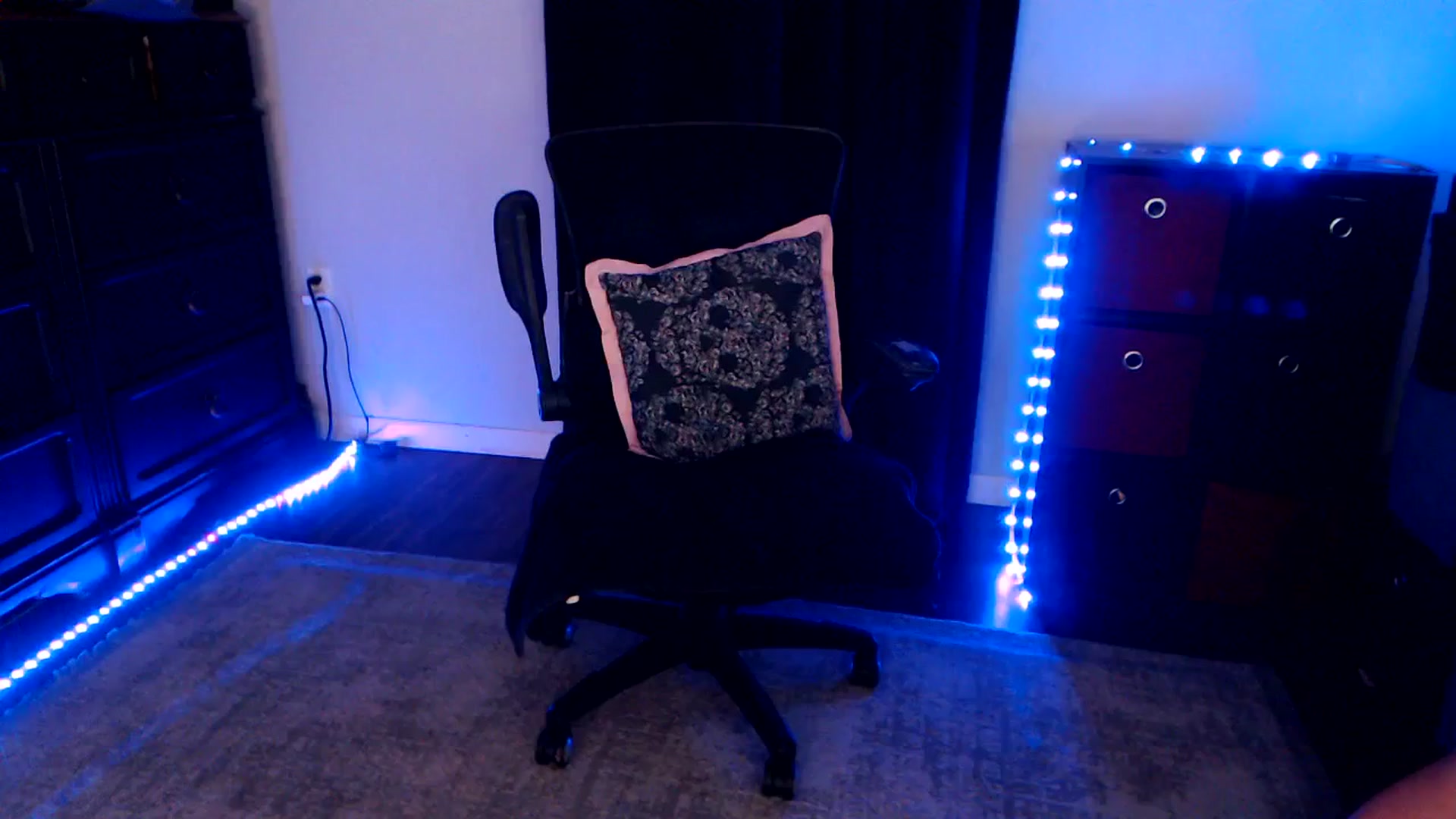 Gallery image thumbnail from SouthernSkye's myfreecams stream on, 08/25/2025, 07:12 image 16 of 20