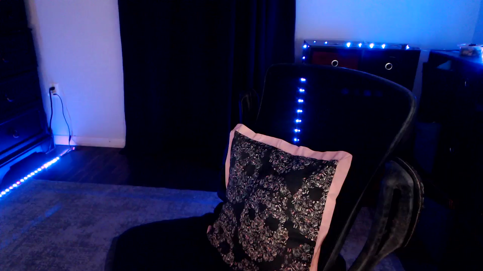 Gallery image thumbnail from SouthernSkye's myfreecams stream on, 09/09/2025, 07:59 image 11 of 20