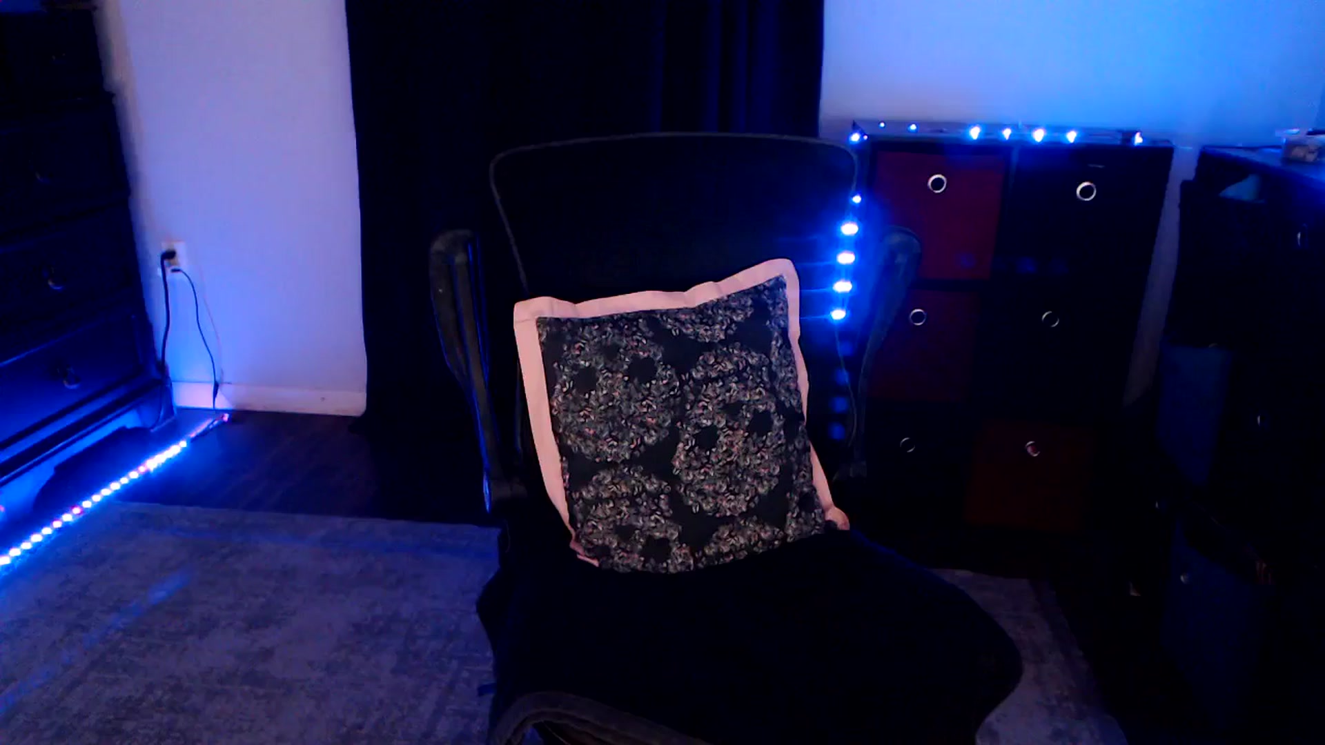 Gallery image thumbnail from SouthernSkye's myfreecams stream on, 09/09/2025, 07:59 image 9 of 20