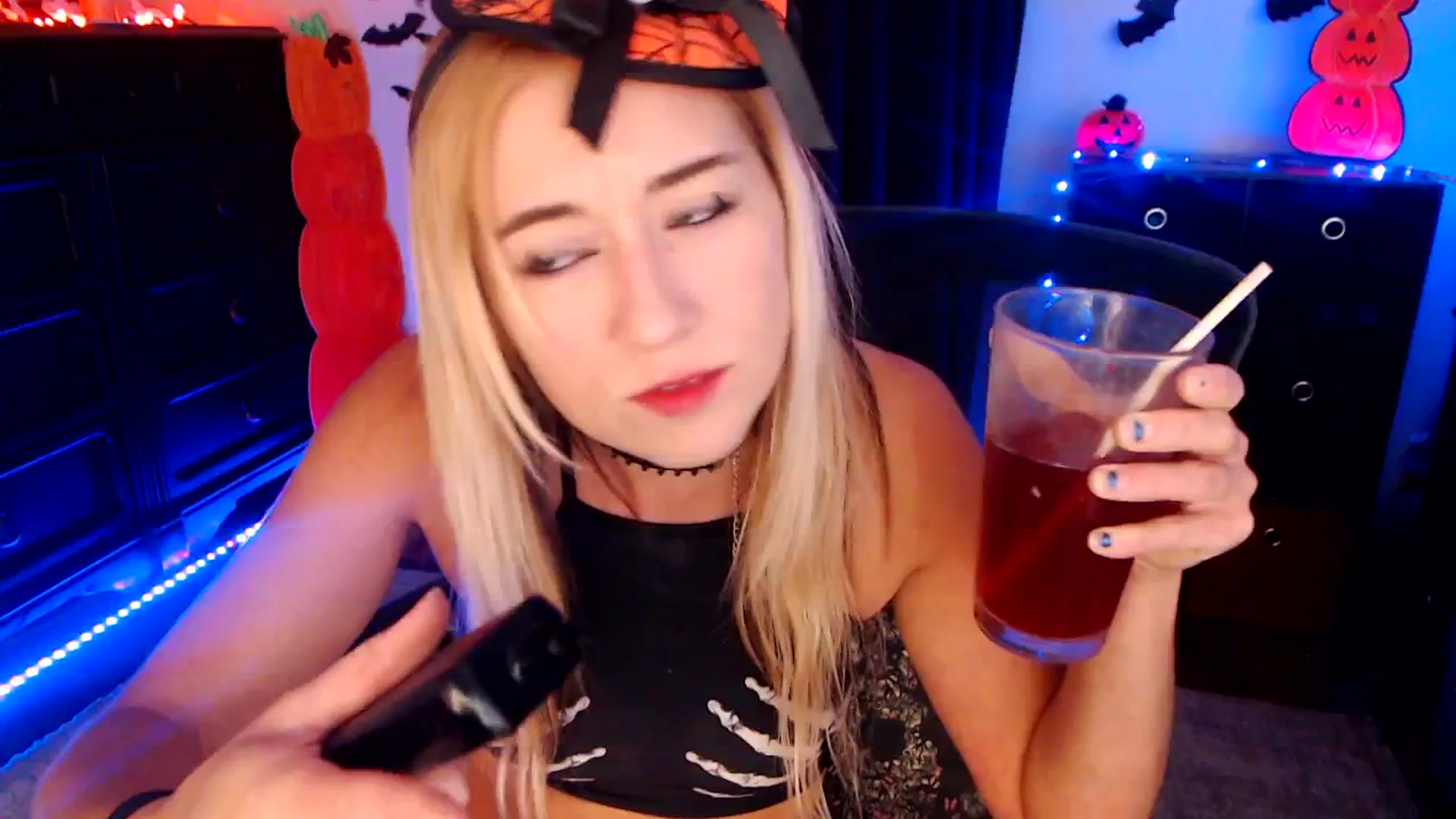 Gallery image thumbnail from SouthernSkye's myfreecams stream on, 10/08/2025, 07:14 image 5 of 20