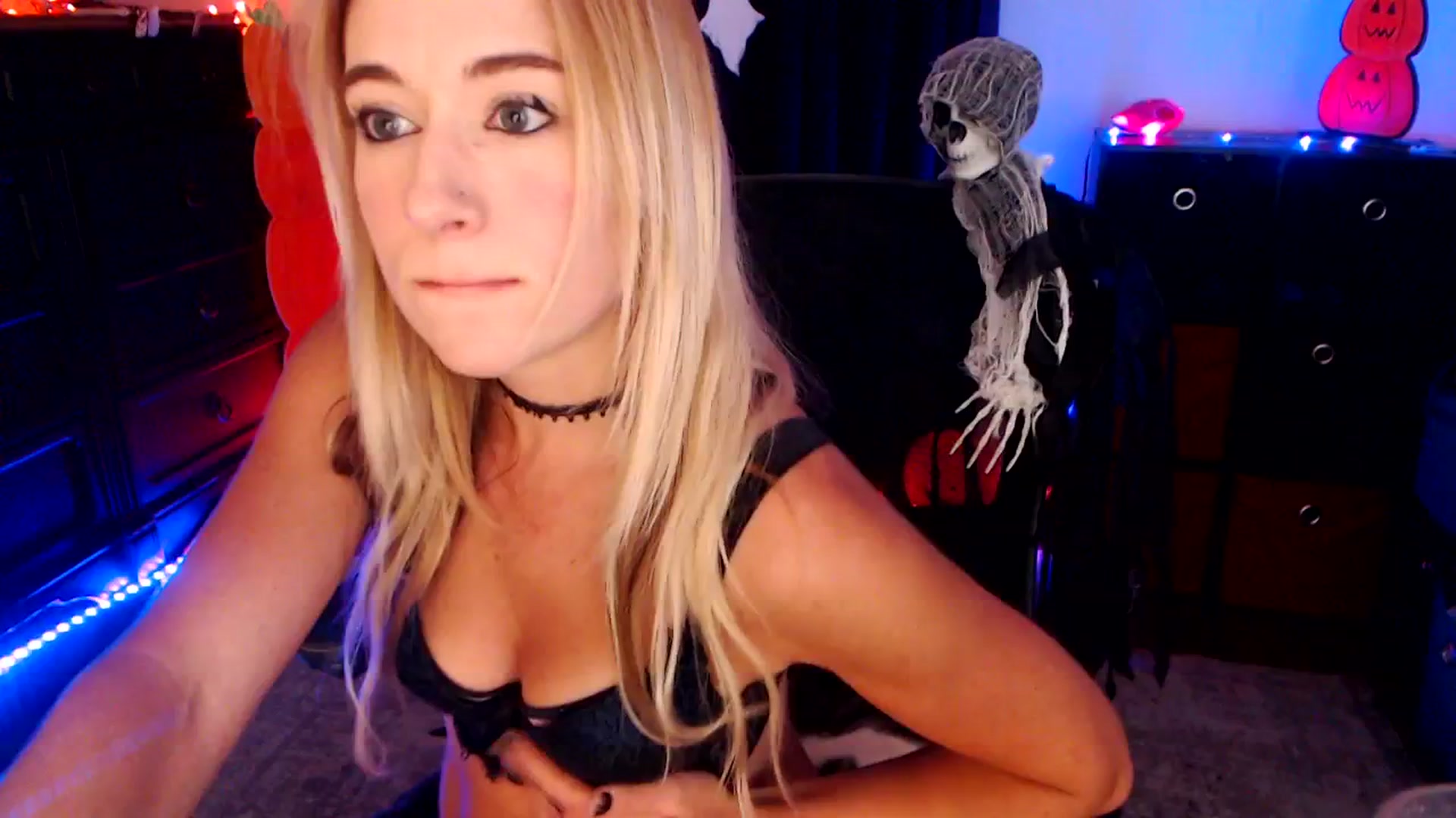 Gallery image thumbnail from SouthernSkye's myfreecams stream on, 10/15/2025, 06:31 image 14 of 20