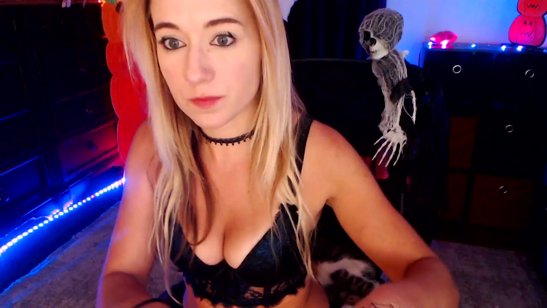 Gallery image thumbnail from SouthernSkye's myfreecams stream on, 10/15/2025, 07:12 image 9 of 20