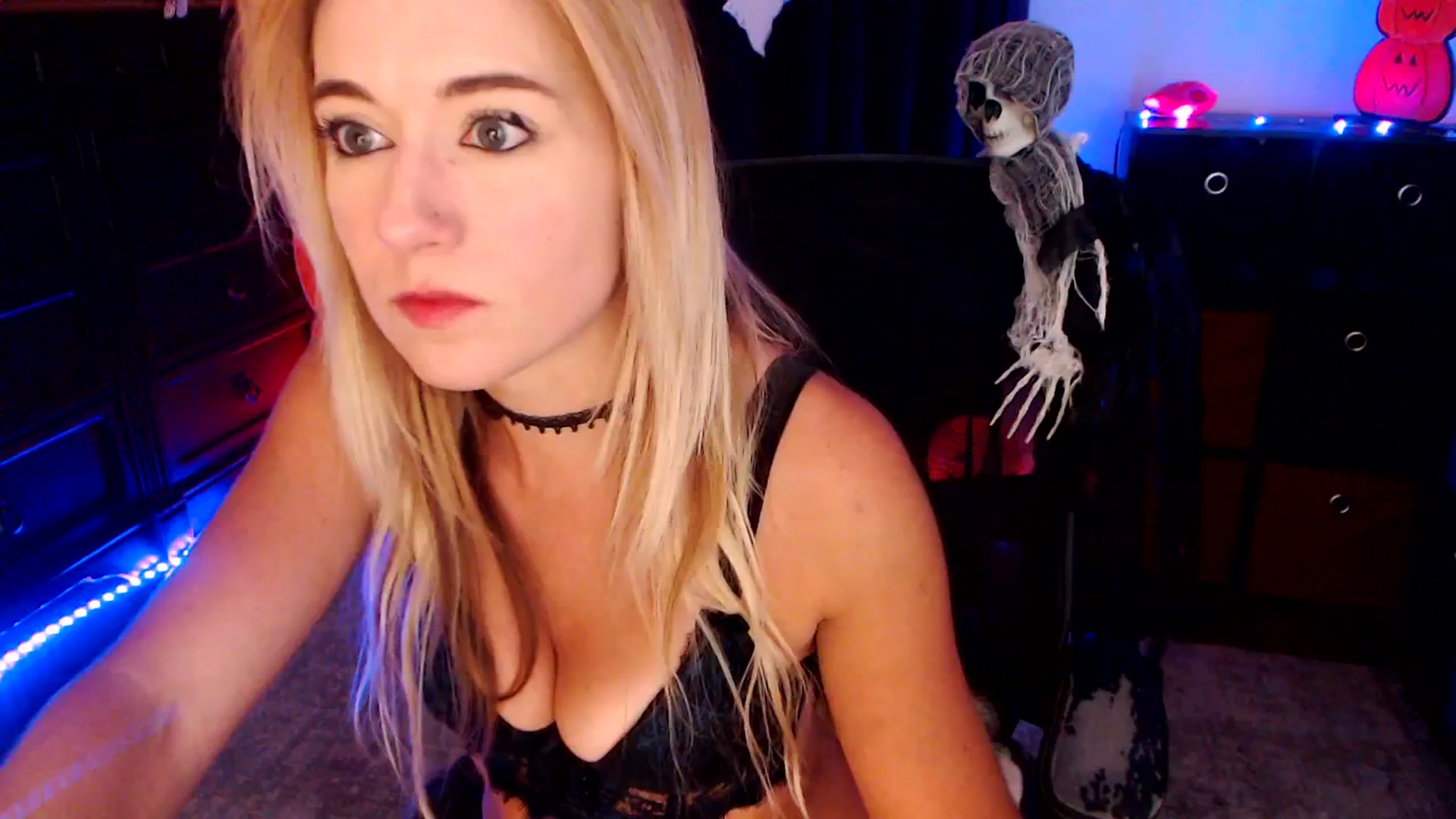 Gallery image thumbnail from SouthernSkye's myfreecams stream on, 10/15/2025, 07:12 image 10 of 20
