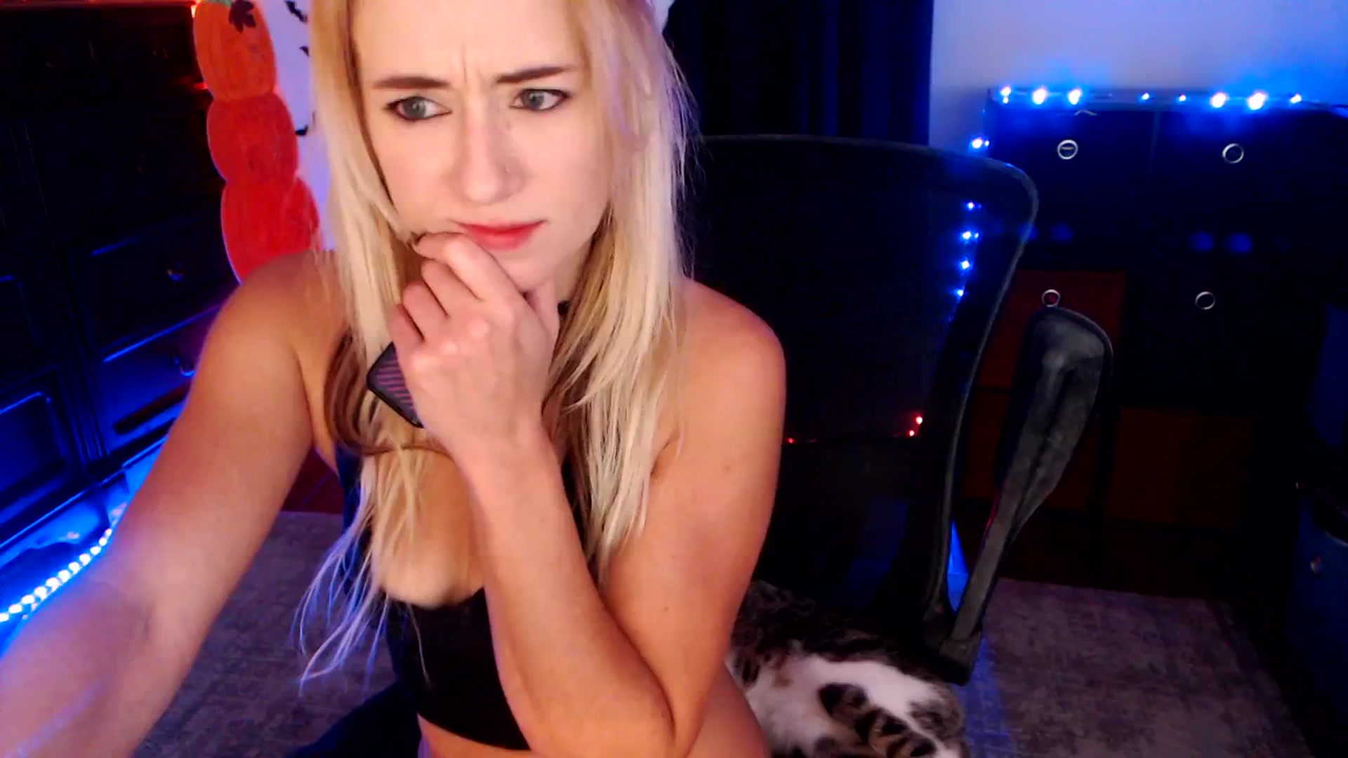 Gallery image thumbnail from SouthernSkye's myfreecams stream on, 10/28/2025, 07:31 image 10 of 20