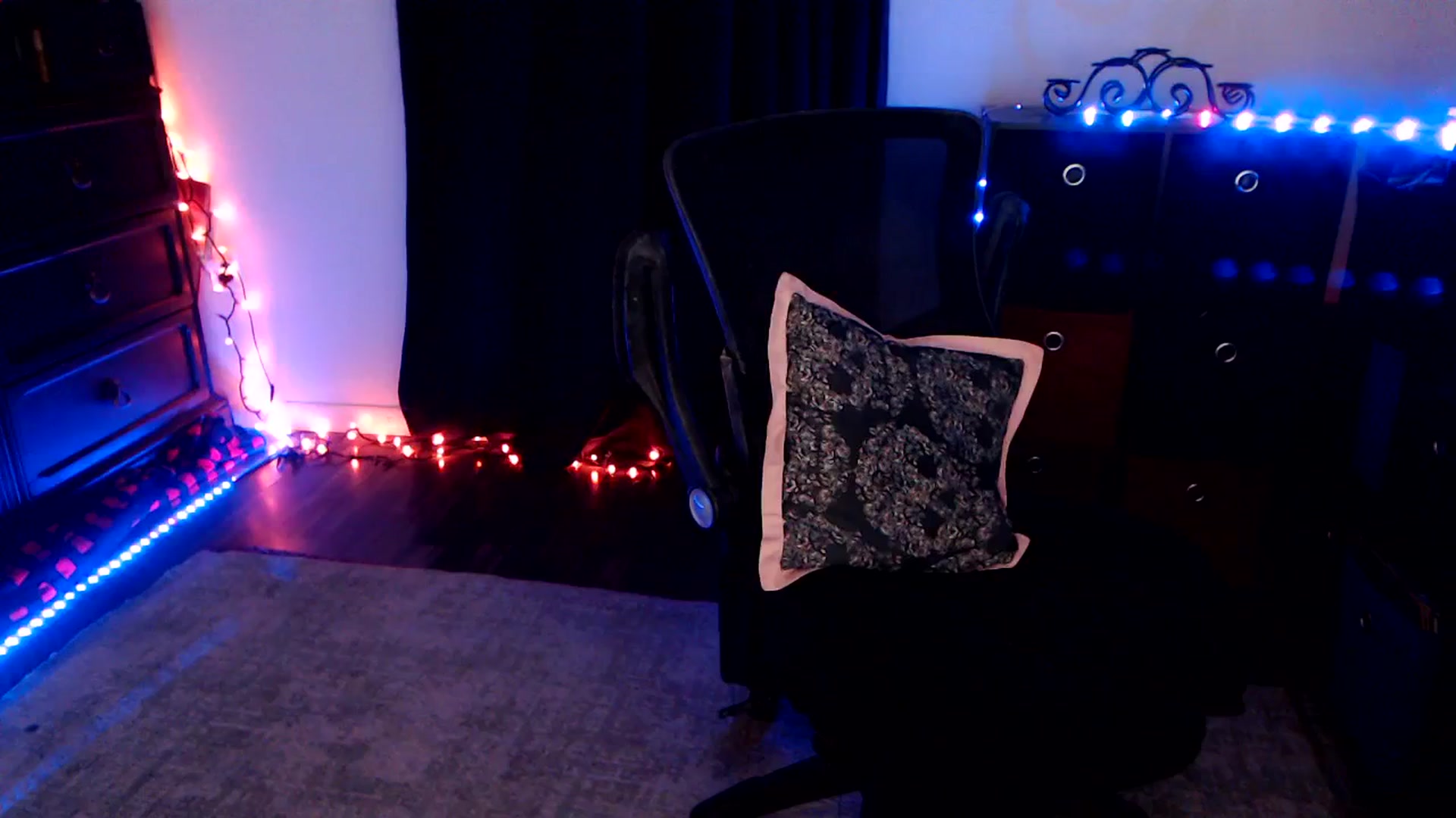 Gallery image thumbnail from SouthernSkye's myfreecams stream on, 11/09/2025, 09:40 image 17 of 20