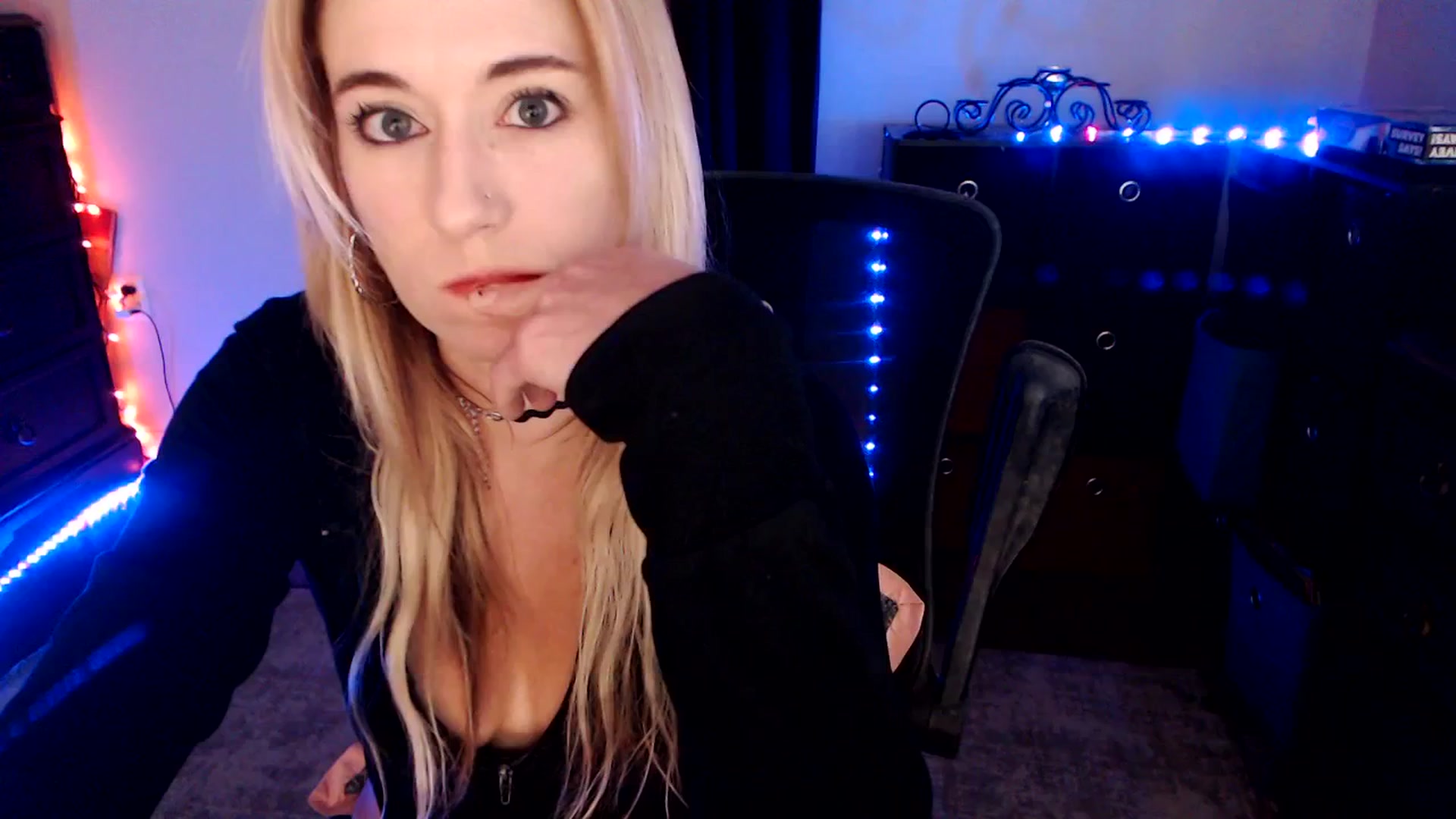 Gallery image thumbnail from SouthernSkye's myfreecams stream on, 11/10/2025, 09:24 image 20 of 20