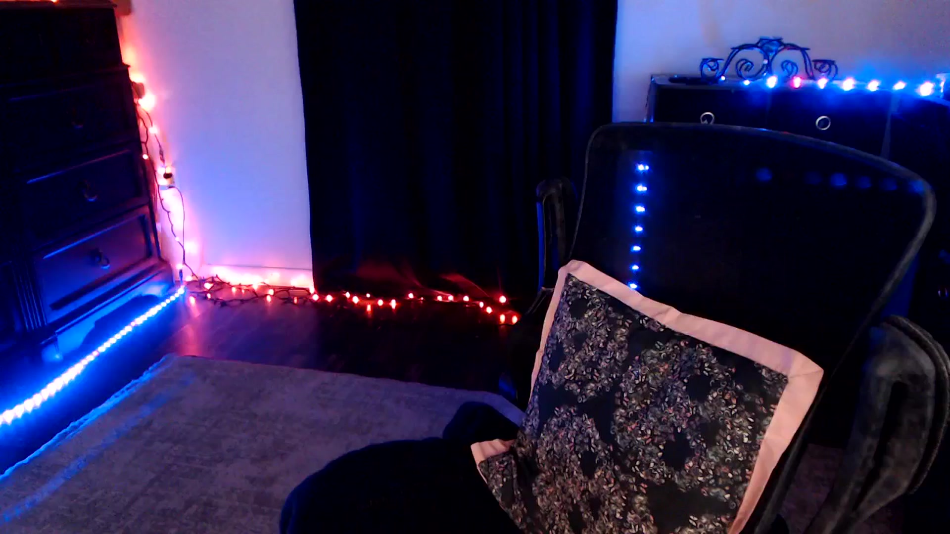 Gallery image thumbnail from SouthernSkye's myfreecams stream on, 11/12/2025, 08:21 image 9 of 20